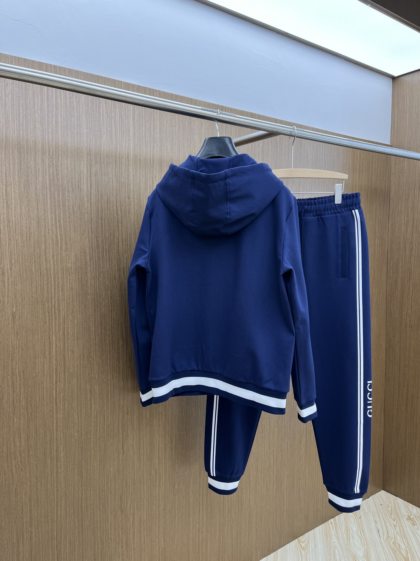 秋冬/套 GG独家专供 秋冬新款专柜同款套装，透气舒适休闲！高级感满满！细节精致高档，做工无可挑剔！原版