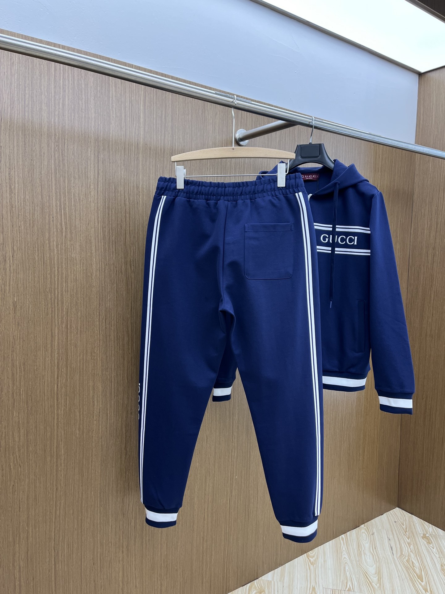 秋冬/套 GG独家专供 秋冬新款专柜同款套装，透气舒适休闲！高级感满满！细节精致高档，做工无可挑剔！原版