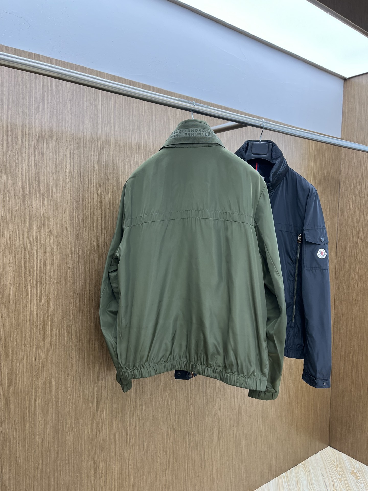 Stylish Hooded Jacket - Breathable, High-End Fashion Outerwear 10 i1722707787 1956 8