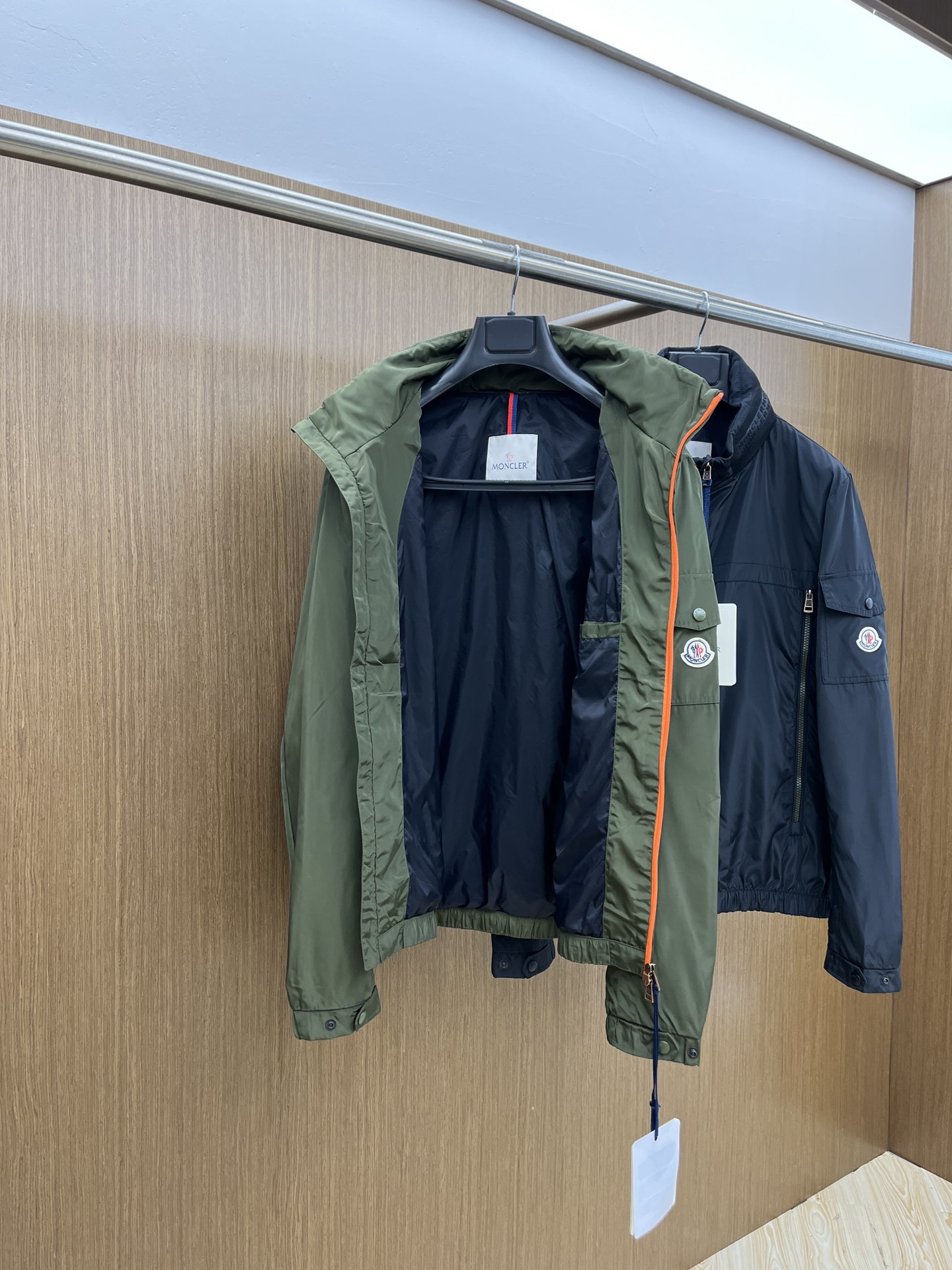 Stylish Hooded Jacket - Breathable, High-End Fashion Outerwear 8 i1722707787 9959 1