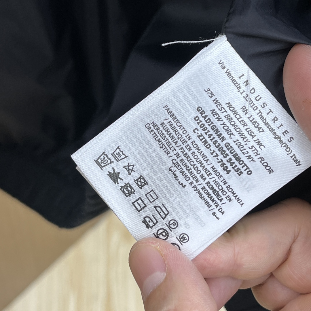 Stylish Hooded Jacket: Breathable & Comfortable High-End Fashion Outerwear 9 i1722707801 4167 4