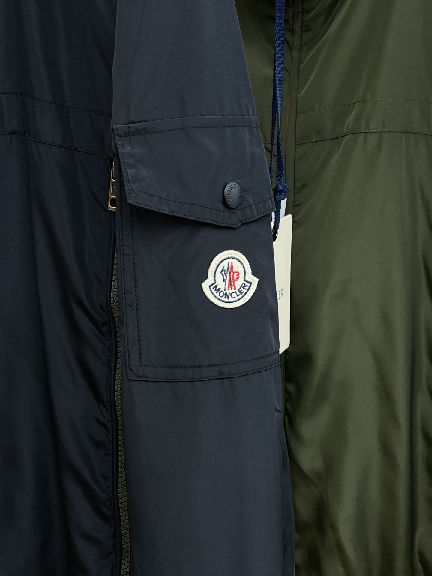 Stylish Hooded Jacket: Breathable & Comfortable High-End Fashion Outerwear 6 i1722707801 5445 2