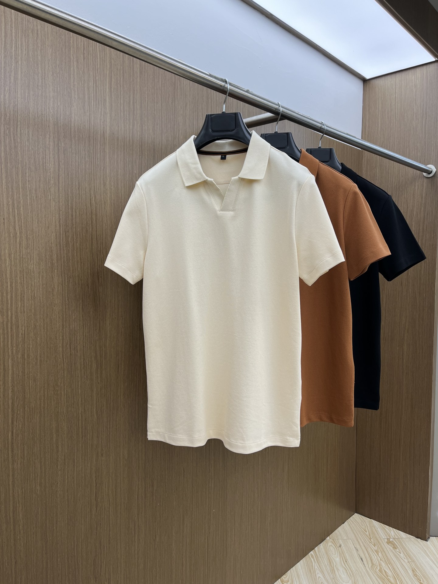 NO:138976,ZZ is exclusively available for the new original single men's casual Polo short sleeves, high-end customization, high-end version, fashionable and versatile, original imported cotton fabric, chest logo pattern, design, super soft and delicate, skin-friendly and comfortable to wear, high-end boutique, OEM factory made the top body very good, men's essential items jnb, number of 48-58/M-4XL,,T-shirt,alexander wang19860909ZZ 早春独家专供新款原单男士休闲Polo短袖 高端定制 高版本 时尚百搭爆款 原版进口纯棉面料 胸前logo图案 设计 手感超柔软细腻 穿着亲肤舒适 高端精品 代工厂精细做上身非常赞 男士必备单品jnb 码数48-58/M-4XL,,T-shirt,alexander wang,Men's clothing