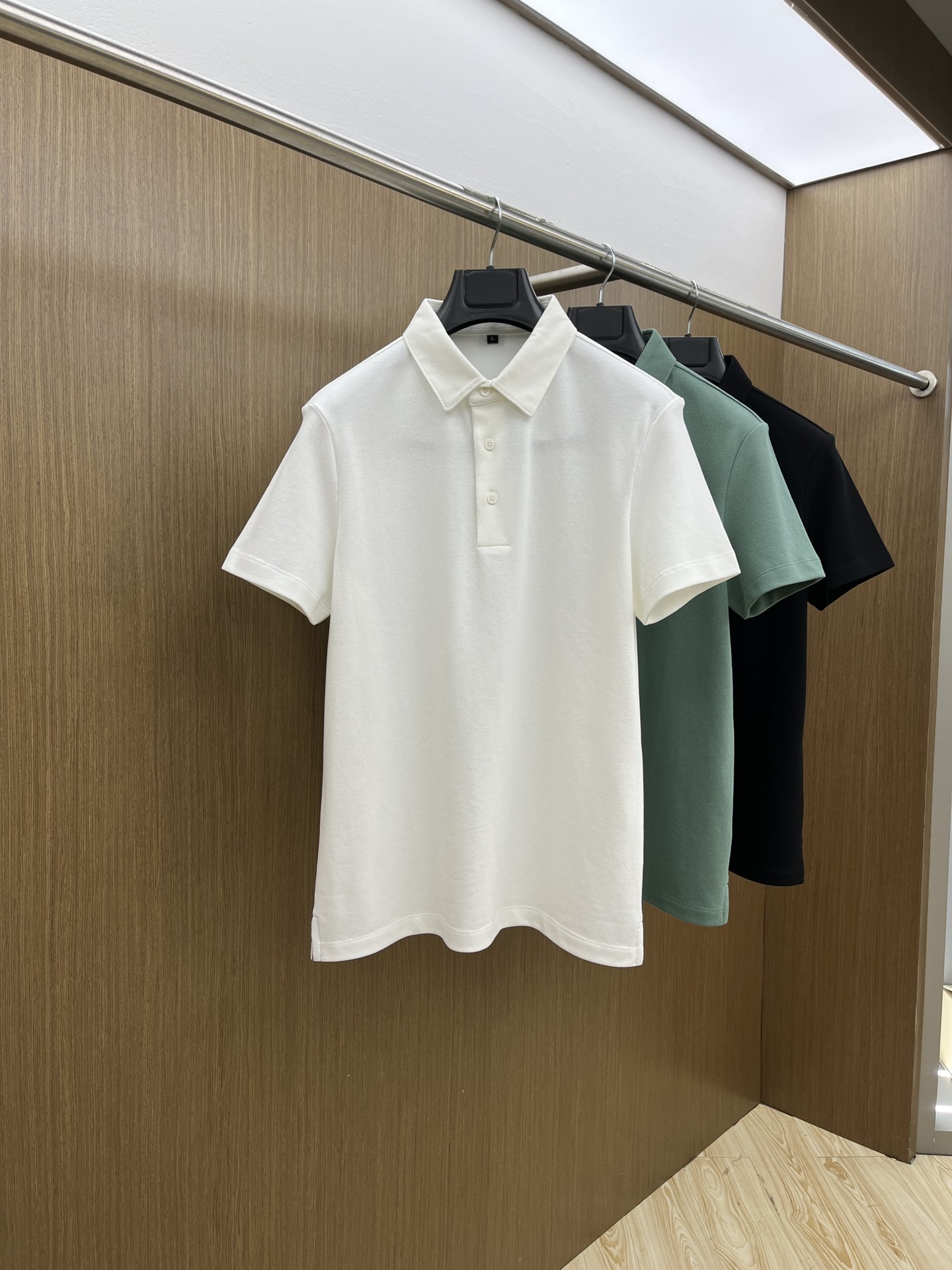 NO:118207,ZZ is exclusively available for the new original single men's casual Polo short sleeves, high-end customization, high-end version, fashionable and versatile, original imported cotton fabric, chest logo pattern, design, super soft and delicate, skin-friendly and comfortable to wear, high-end boutique, OEM factory made the top body very good, men's essential items jnb, number of 48-58/M-4XL,,T-shirt,alexander wang19860909ZZ 早春独家专供新款原单男士休闲Polo短袖 高端定制 高版本 时尚百搭爆款 原版进口纯棉面料 胸前logo图案 设计 手感超柔软细腻 穿着亲肤舒适 高端精品 代工厂精细做上身非常赞 男士必备单品jnb 码数48-58/M-4XL,,T-shirt,alexander wang,Men's clothing