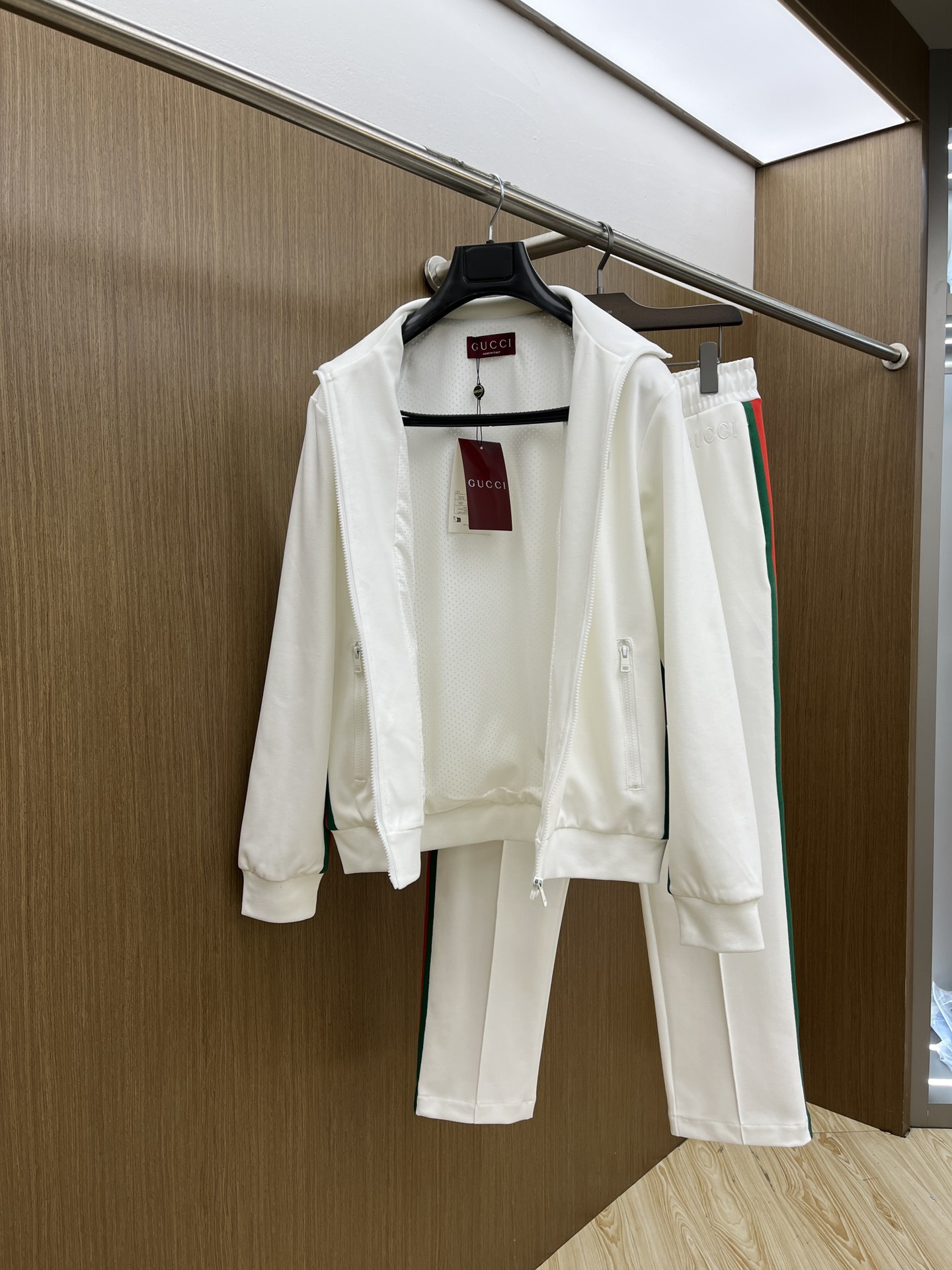 /套 Guc  独家专供 高端独家定制款 秋冬新款专柜同款休闲套装，透气舒适休闲！高级感满满！细节精致高
