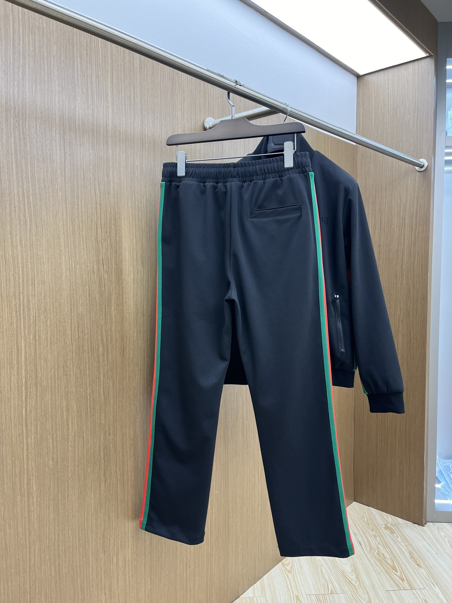 新款 /套 Guc  独家专供 高端独家定制款 秋冬新款专柜同款休闲套装，透气舒适休闲！高级感满满！细节