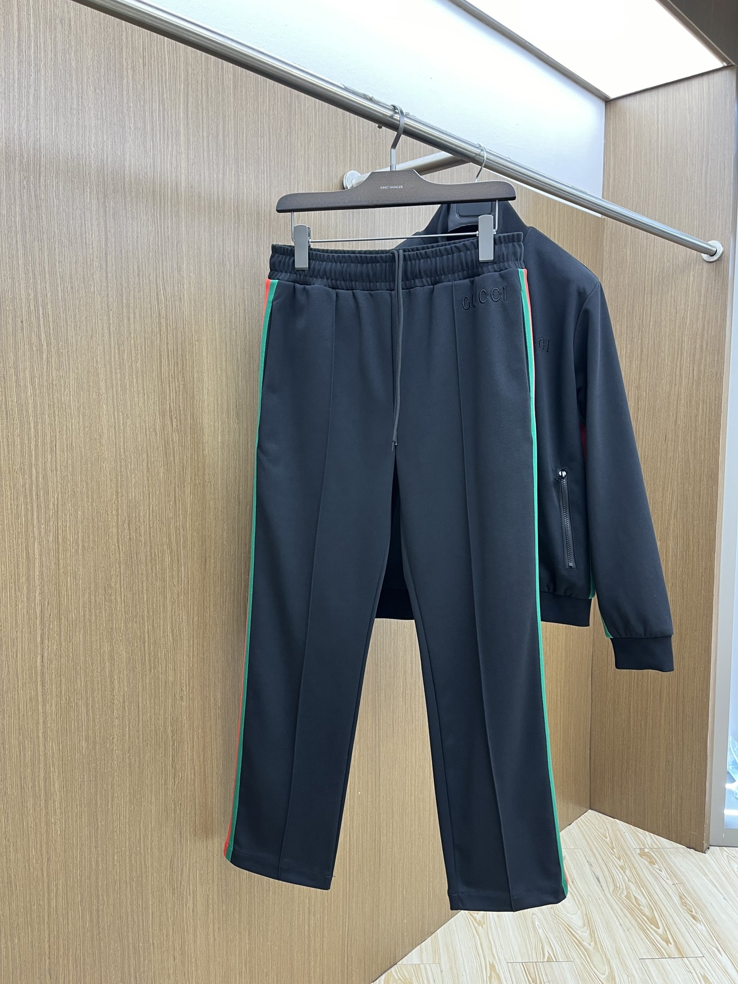 新款 /套 Guc  独家专供 高端独家定制款 秋冬新款专柜同款休闲套装，透气舒适休闲！高级感满满！细节