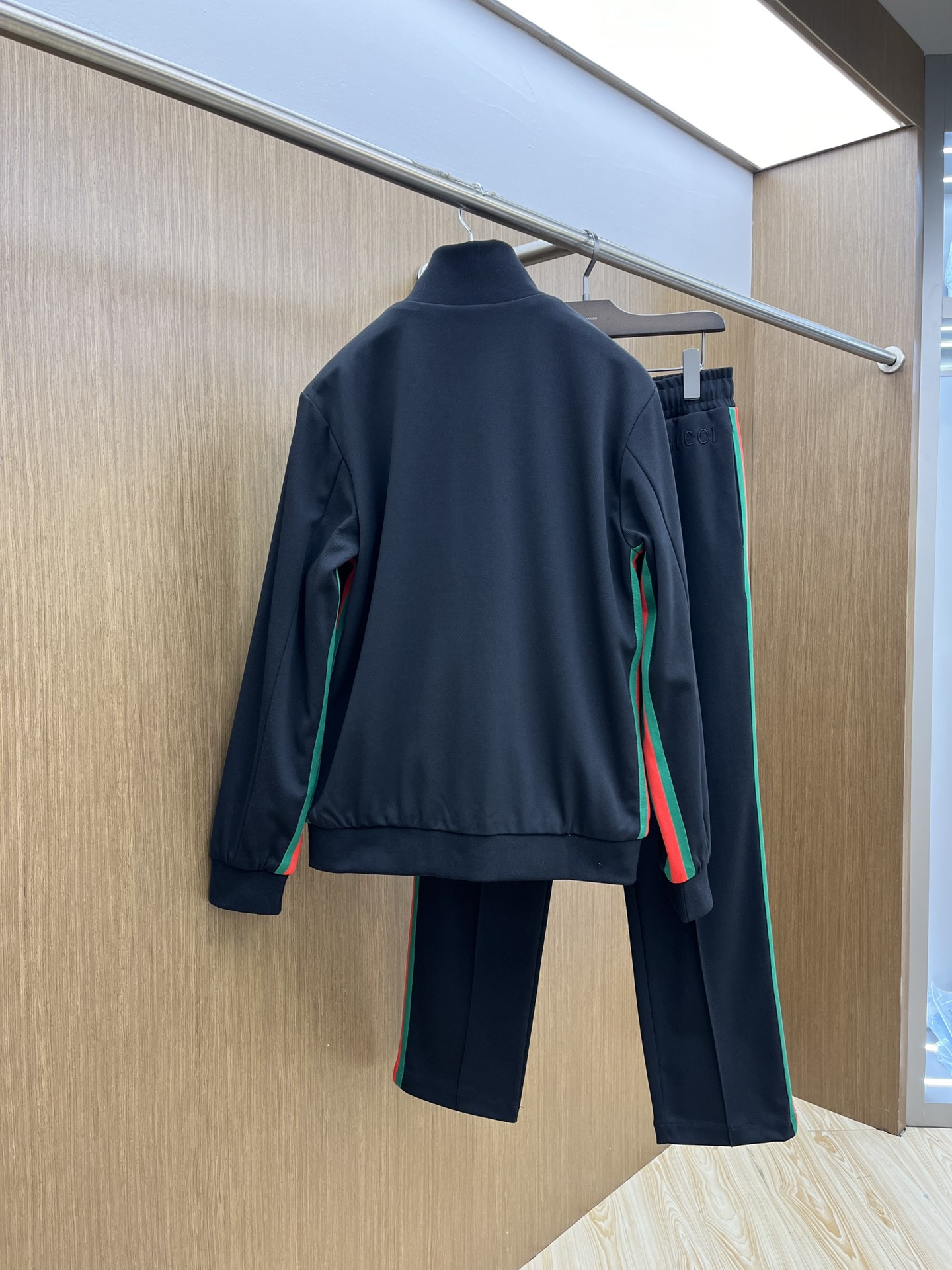 新款 /套 Guc  独家专供 高端独家定制款 秋冬新款专柜同款休闲套装，透气舒适休闲！高级感满满！细节