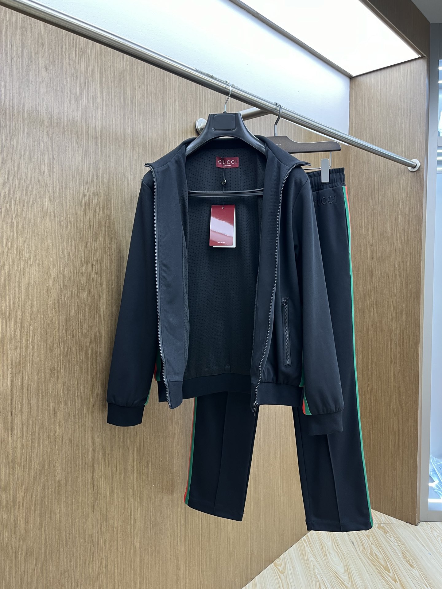 新款 /套 Guc  独家专供 高端独家定制款 秋冬新款专柜同款休闲套装，透气舒适休闲！高级感满满！细节