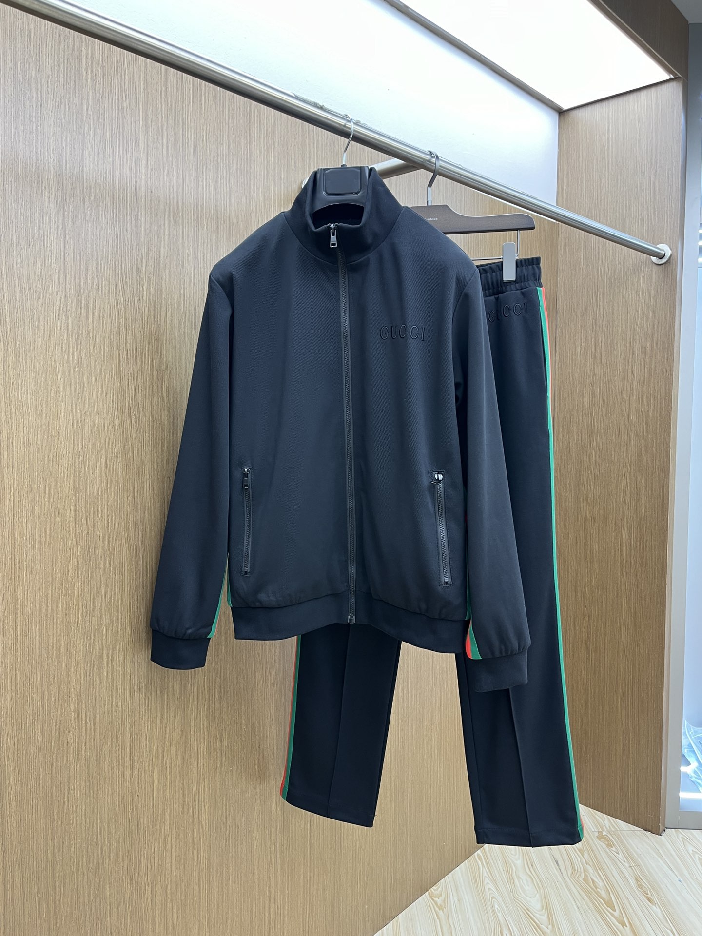 新款 /套 Guc  独家专供 高端独家定制款 秋冬新款专柜同款休闲套装，透气舒适休闲！高级感满满！细节