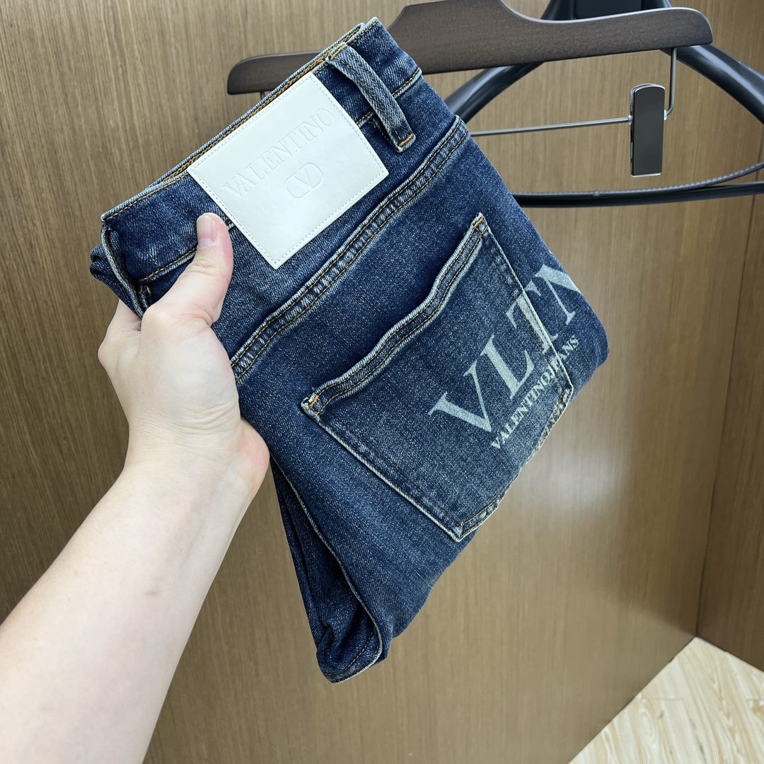 NO:123131,New VLTN High-end Customized Quality 25SS Spring and Summer Newest Original Single Jeans Released at the counter Simultaneous Original Customized Replica Customer-supplied Hardware Auxiliary Materials Original Single Quality Imported Denim Fabric Heavy Industry Washing Fine Workmanship Layout Excellent Top Body, Preferred Single Product A60 SIZE:29-36 No 35, jeans,alexander wang19860909新款 VLTN 高端定制品质 25SS春夏最新款原单牛仔裤 柜台同步发售 原版定制复刻 客供五金辅料 原单品质 进口牛仔面料重工洗水 做工走线精细 上身绝佳,优选单品A60 SIZE:29-36无35,,jeans,alexander wang,Men's clothing