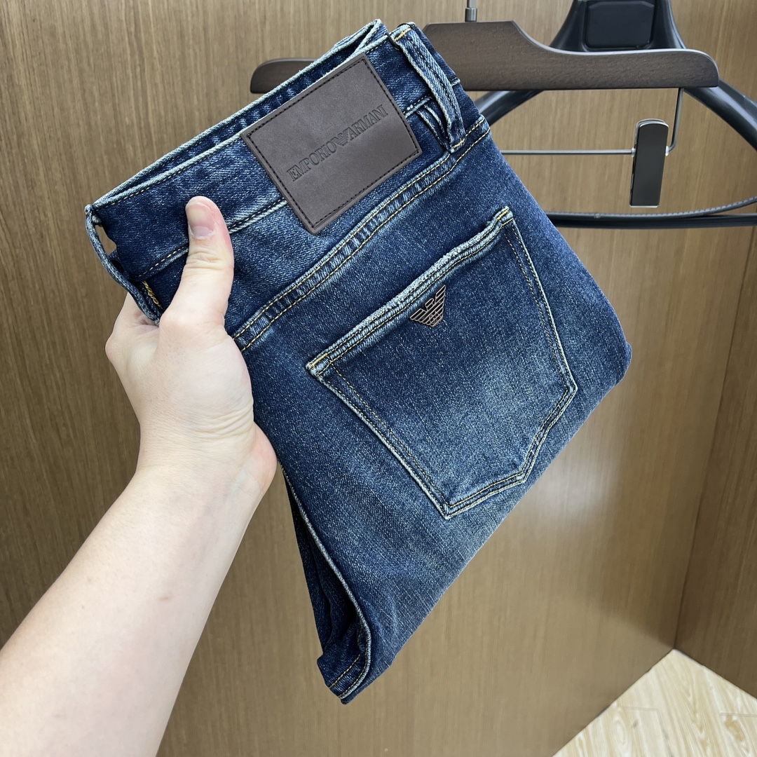 NO:421491,New AJ high-end custom quality 25SS spring and summer latest original single jeans available at the counter simultaneously Original customized reproduction Customer-supplied hardware accessories Original single quality Imported denim fabric heavy-duty washing Fine workmanship routing Excellent upper body, preferred single product A60 SIZE:29-36 No 35, jeans, alexander wang19860909新款 AJ高端定制品质 25SS春夏最新款原单牛仔裤 柜台同步发售 原版定制复刻 客供五金辅料 原单品质 进口牛仔面料重工洗水 做工走线精细 上身绝佳,优选单品A60 SIZE:29-36无35,,jeans,alexander wang,Men's clothing