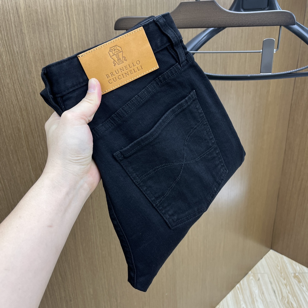 High-End Custom Quality Jeans with Original Monocrops for Spring-Summer