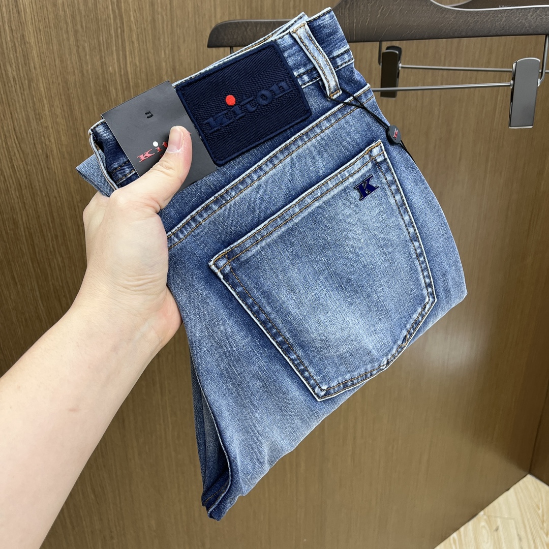 NO:116727,New KIT ​​high-end customization, 25SS spring and summer latest jeans are available at the counter simultaneously, imported color fixing fabrics, original custom reproduction, customer-supplied hardware and auxiliary materials, original quality, heavy industry washing, fine workmanship and excellent upper body!  Preferred single product produced by fax, number 29-38 without 35.37, jeans, alexander wang19860909新款 KIT高端定制、25SS春夏最新款牛仔裤 柜台同步发售 进口固色面料 原版定制复刻 客供五金辅料 原单品质 重工洗水 做工走线精细 上身绝佳！优选单品 fax出品 码数29-38无35.37,,jeans,alexander wang,Men's clothing