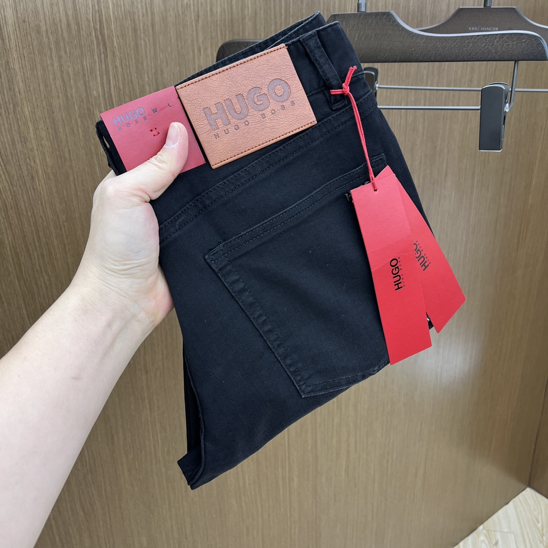 NO:116730,New Hugo high-end customization, the latest 25SS spring and summer jeans are available at the counter simultaneously, imported color fixing fabrics, original custom reproduction, customer-supplied hardware and auxiliary materials, original quality, heavy industry washing, fine workmanship and excellent upper body!  Preferred single product produced by fax, number 29-38 without 35.37, jeans, alexander wang19860909新款 Hugo高端定制、25SS春夏最新款牛仔裤 柜台同步发售 进口固色面料 原版定制复刻 客供五金辅料 原单品质 重工洗水 做工走线精细 上身绝佳！优选单品 fax出品 码数29-38无35.37,,jeans,alexander wang,Men's clothing