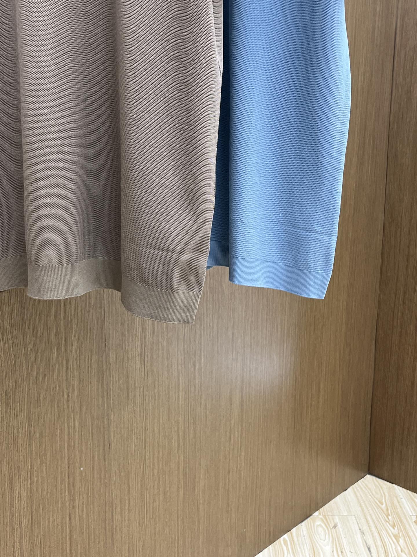新款  Her 高品质 25早春新款短袖yyds😍 日常出门闭眼搭
定制朱地弹力棉面料短袖Polo衫T恤