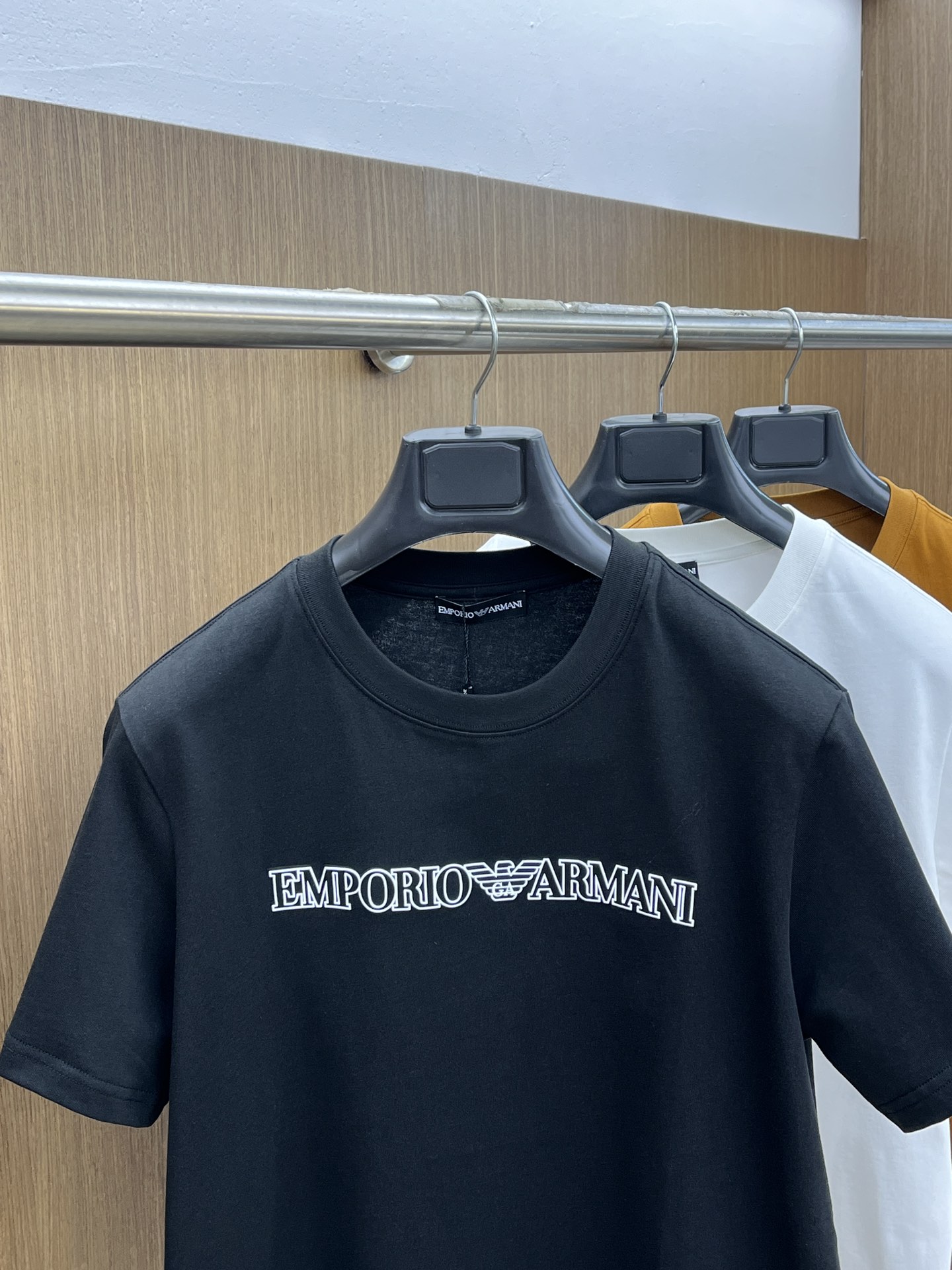 新款   AJ 🔥🔥高定面料 玉蚕丝般的丝滑 2025春夏新品上市🍃时尚经典圆领短袖👍🏻时尚单品设计，更