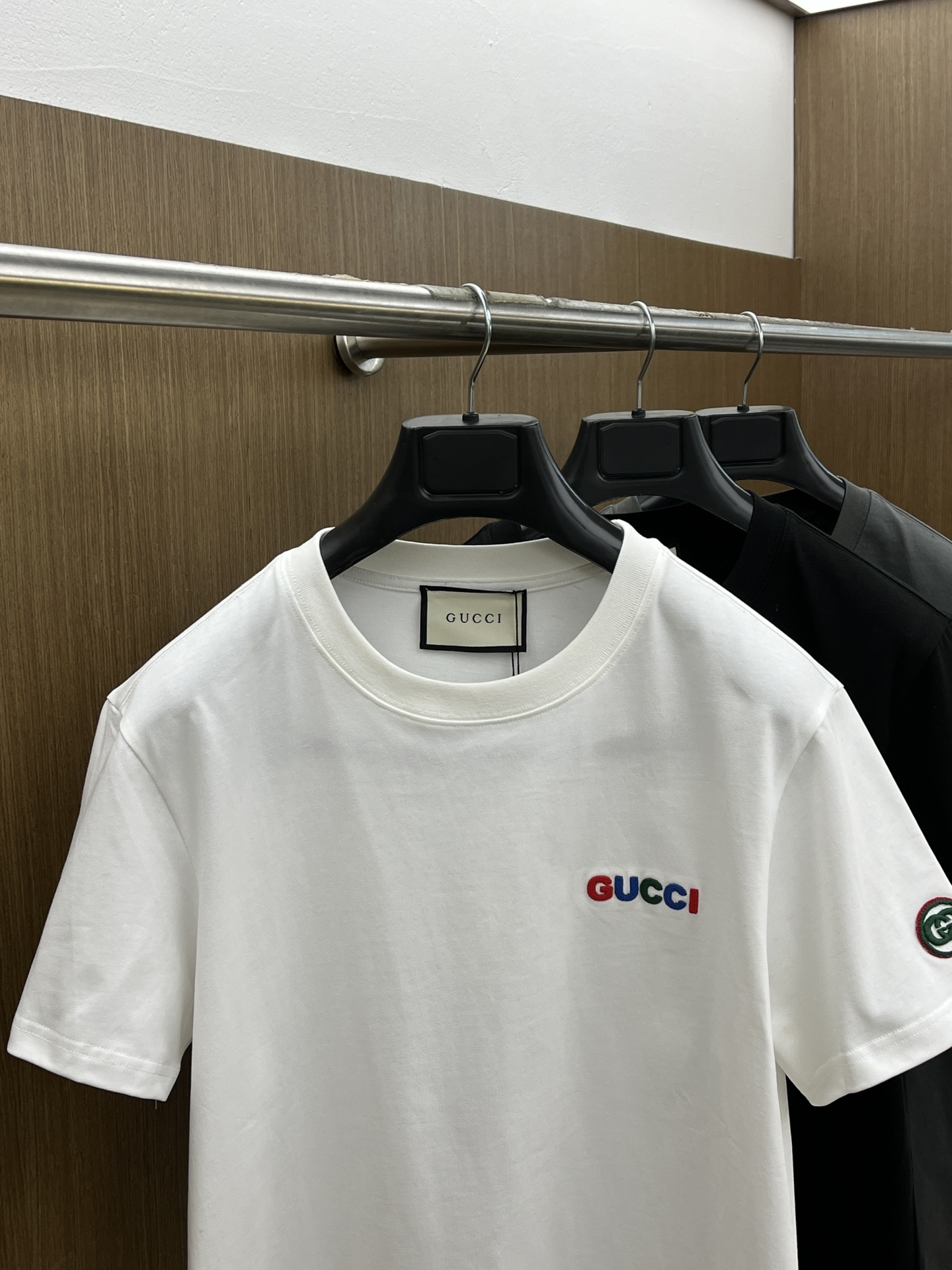 新款   Guc 🔥🔥高定面料 玉蚕丝般的丝滑 2025春夏新品上市🍃时尚经典圆领短袖👍🏻时尚单品设计，