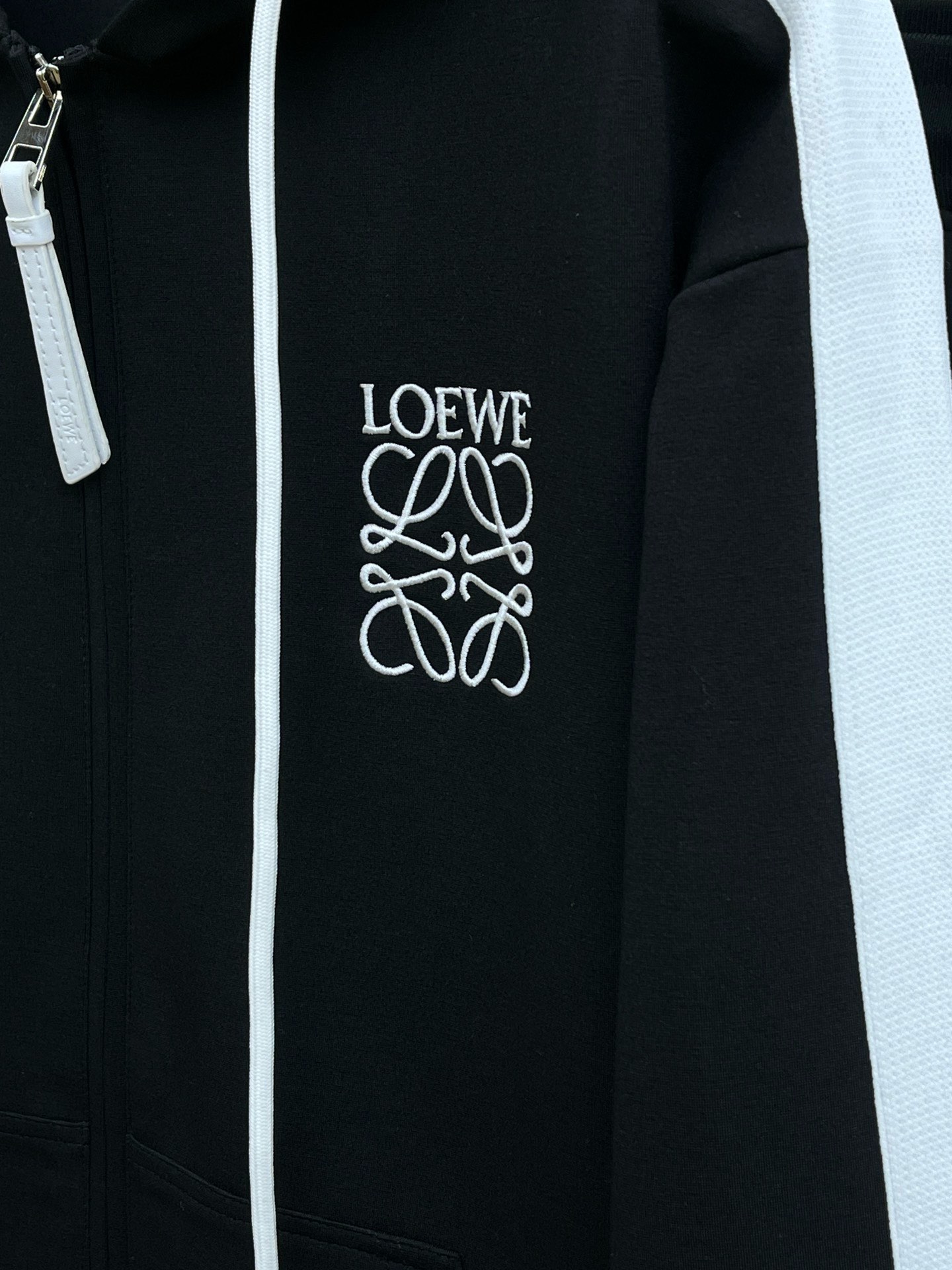 新款 /套 Loe独家专供 秋冬新款专柜同款套装，透气舒适休闲！高级感满满！细节精致高档，做工无可挑剔！