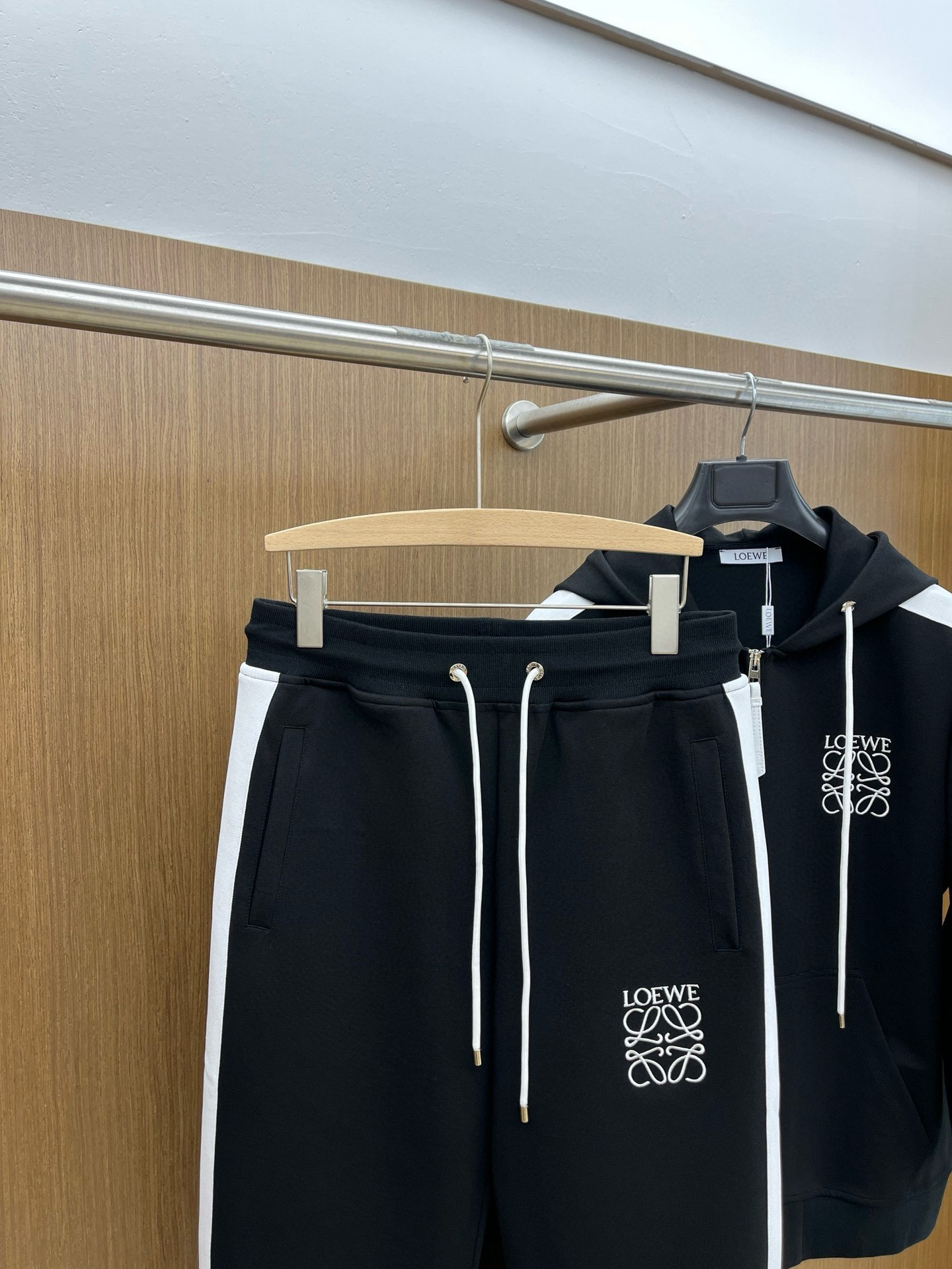 新款 /套 Loe独家专供 秋冬新款专柜同款套装，透气舒适休闲！高级感满满！细节精致高档，做工无可挑剔！