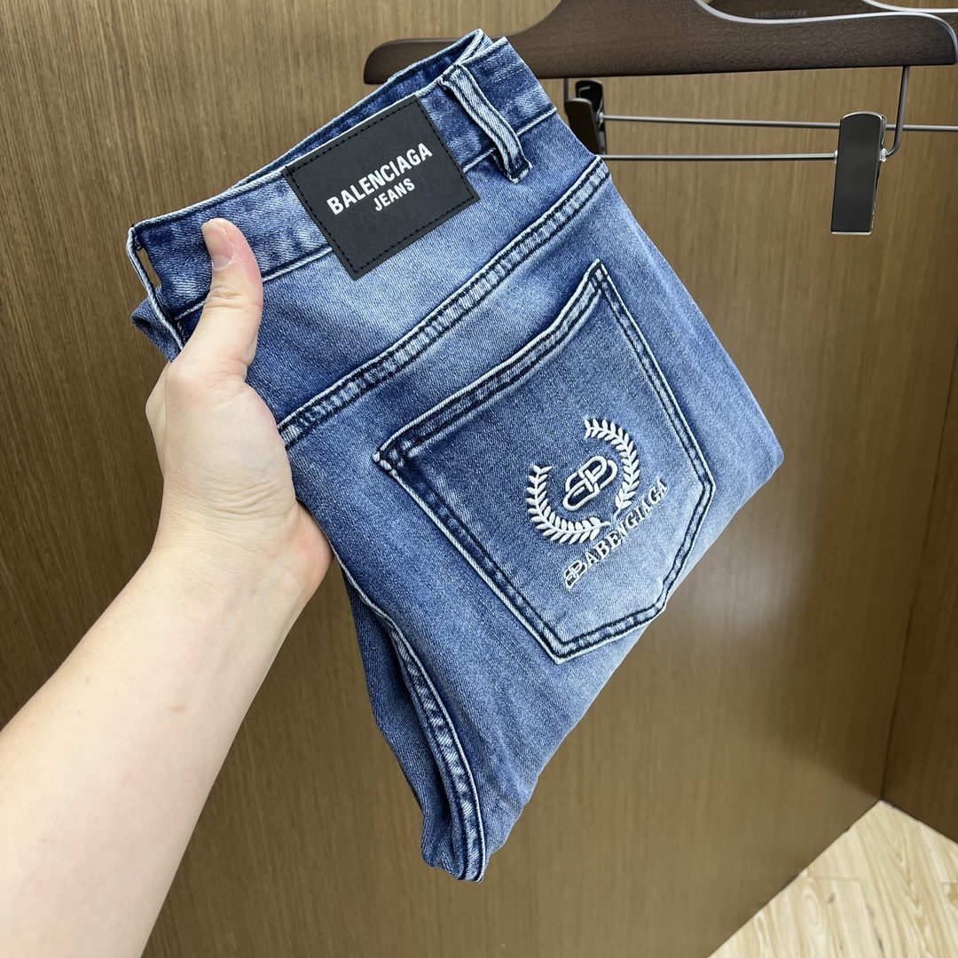 NO:119929,New BBG Spring and Summer New Men's Casual Jeans, Top Quality!  Channel orders are sold simultaneously on the official website!  !  Original customized denim cotton material!  Suitable for casual/formal outfits ~ the best for daily commuting!  !  bok size: 30-38 None 35 37, jeans,alexander wang19860909新款 BBG 春夏新款男士休闲牛仔裤,顶级品质！渠道订单,官网同步出售！！原厂订制牛仔全棉材质！适合休闲/正装各种搭配～日常通勤的极品！！bok尺码:30-38无35 37,,jeans,alexander wang,Men's clothing