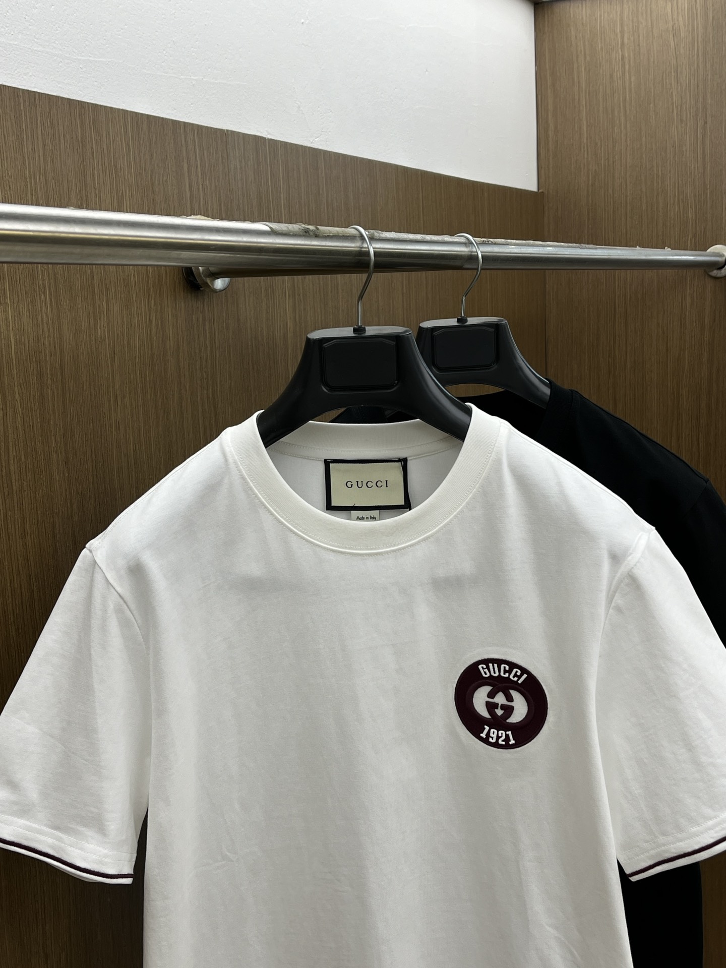 新款   Guc 🔥🔥高定面料 玉蚕丝般的丝滑 2025春夏新品上市🍃时尚经典圆领短袖👍🏻时尚单品设计，