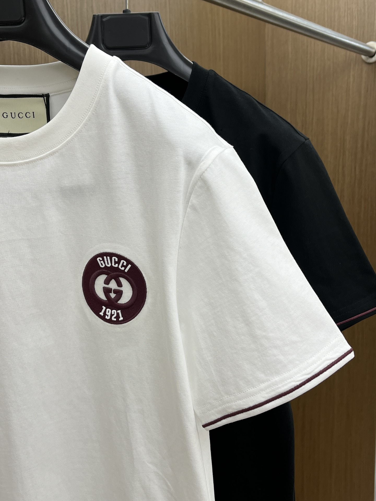 新款   Guc 🔥🔥高定面料 玉蚕丝般的丝滑 2025春夏新品上市🍃时尚经典圆领短袖👍🏻时尚单品设计，