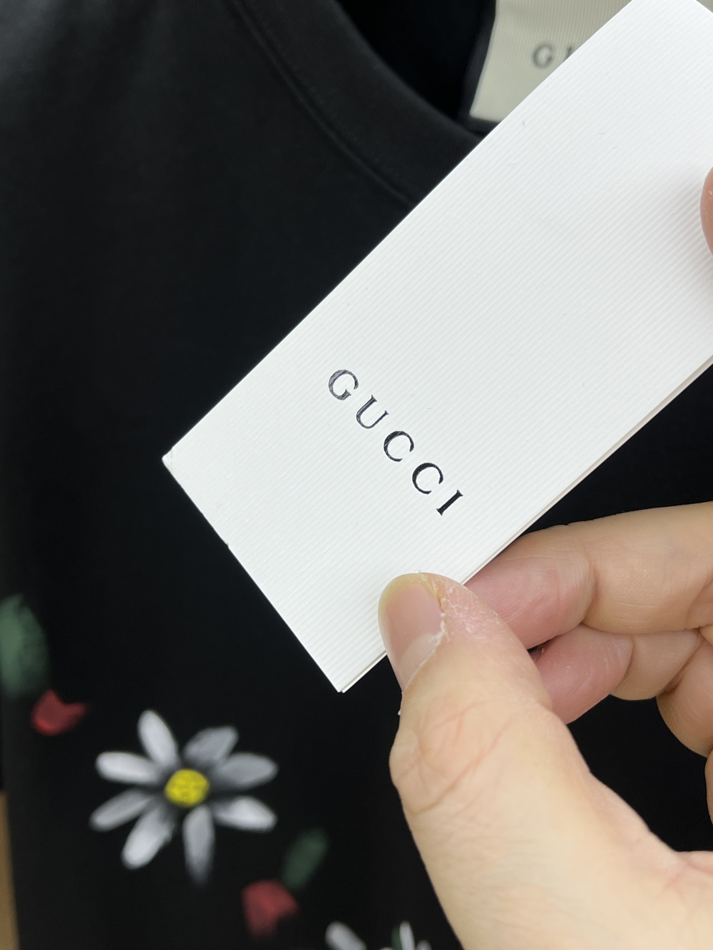 新款   Guc 🔥🔥高定面料 玉蚕丝般的丝滑 2025春夏新品上市🍃时尚经典圆领短袖👍🏻时尚单品设计，