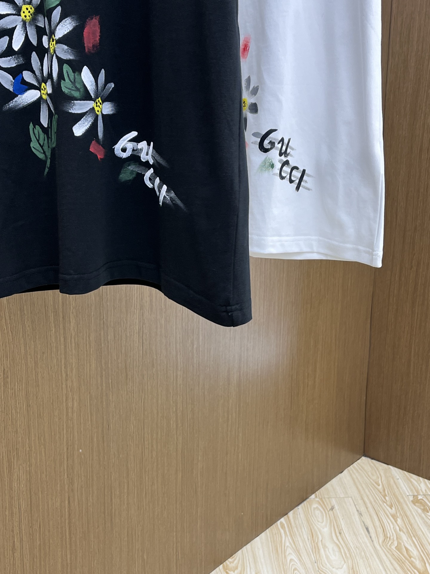 新款   Guc 🔥🔥高定面料 玉蚕丝般的丝滑 2025春夏新品上市🍃时尚经典圆领短袖👍🏻时尚单品设计，