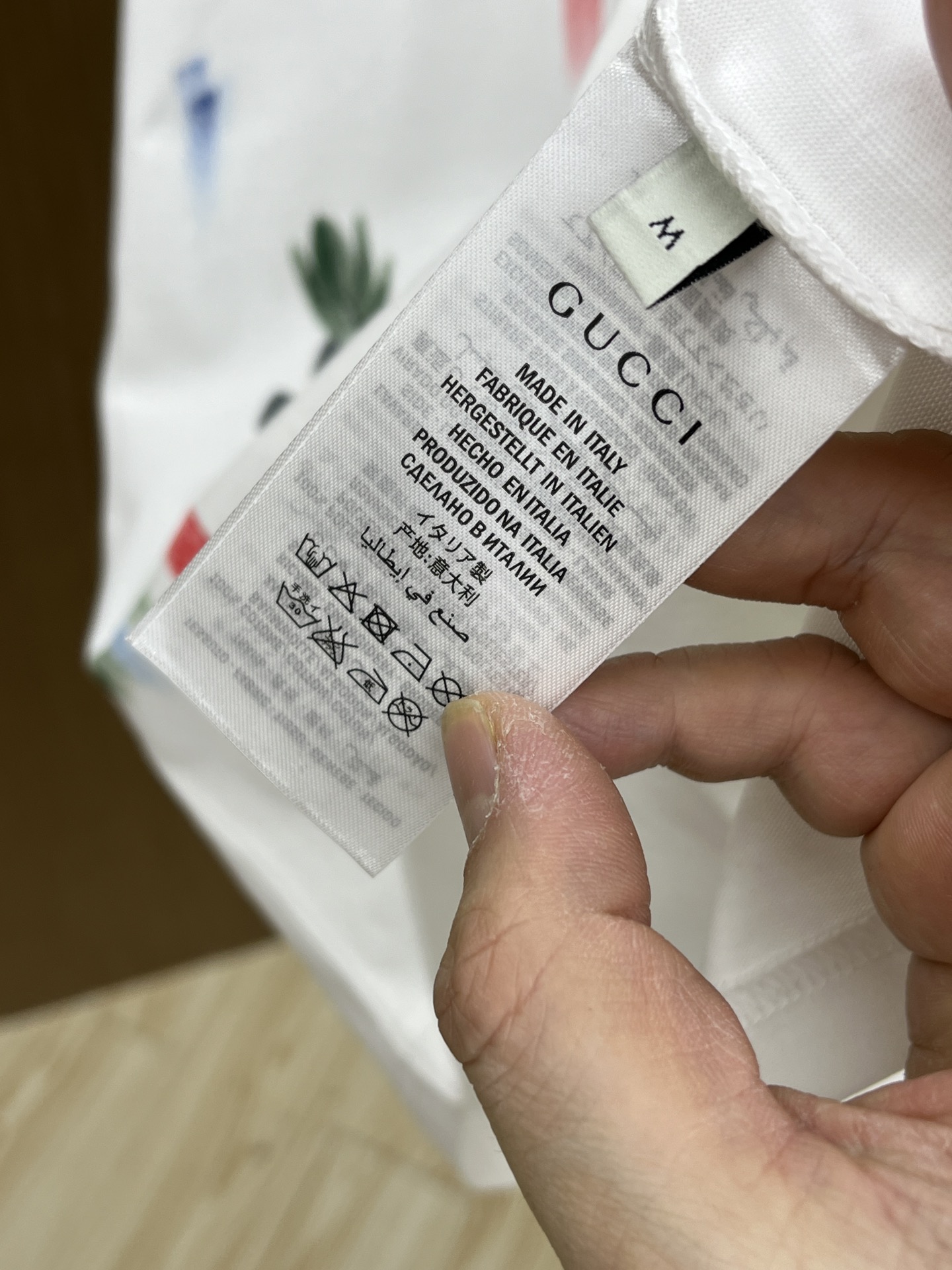新款   Guc 🔥🔥高定面料 玉蚕丝般的丝滑 2025春夏新品上市🍃时尚经典圆领短袖👍🏻时尚单品设计，