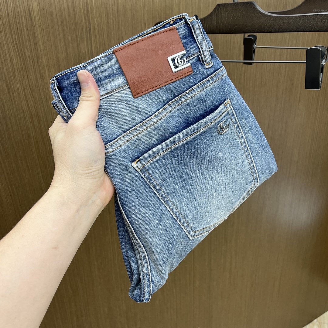NO:116728,New Guc High-end Customization Ss Early Spring New Original Single Hot Jeans Super Customization Original Hardware Super Heavy Industry Technology Excellent Stylish, Improper Details and Impeccable!  The style is not picky, it is very high-end, and the good products are not waiting for everyone. If you like it, hurry up and start fjh Size: 28-38 If you don’t have 37 orders, please report your waistline, gucci, jeans, alexander wang19860909新款 Guc 高端定制 Ss早春新款原单爆款牛仔裤 超级定制款 原版五金 超级重工工艺 版型超赞,细节做工无可挑剔！款式不挑人,特别高档,好货不等人,看中赶紧下手fjh 尺码:28-38 无37下单请报腰围,,gucci,jeans,alexander wang,Men's clothing