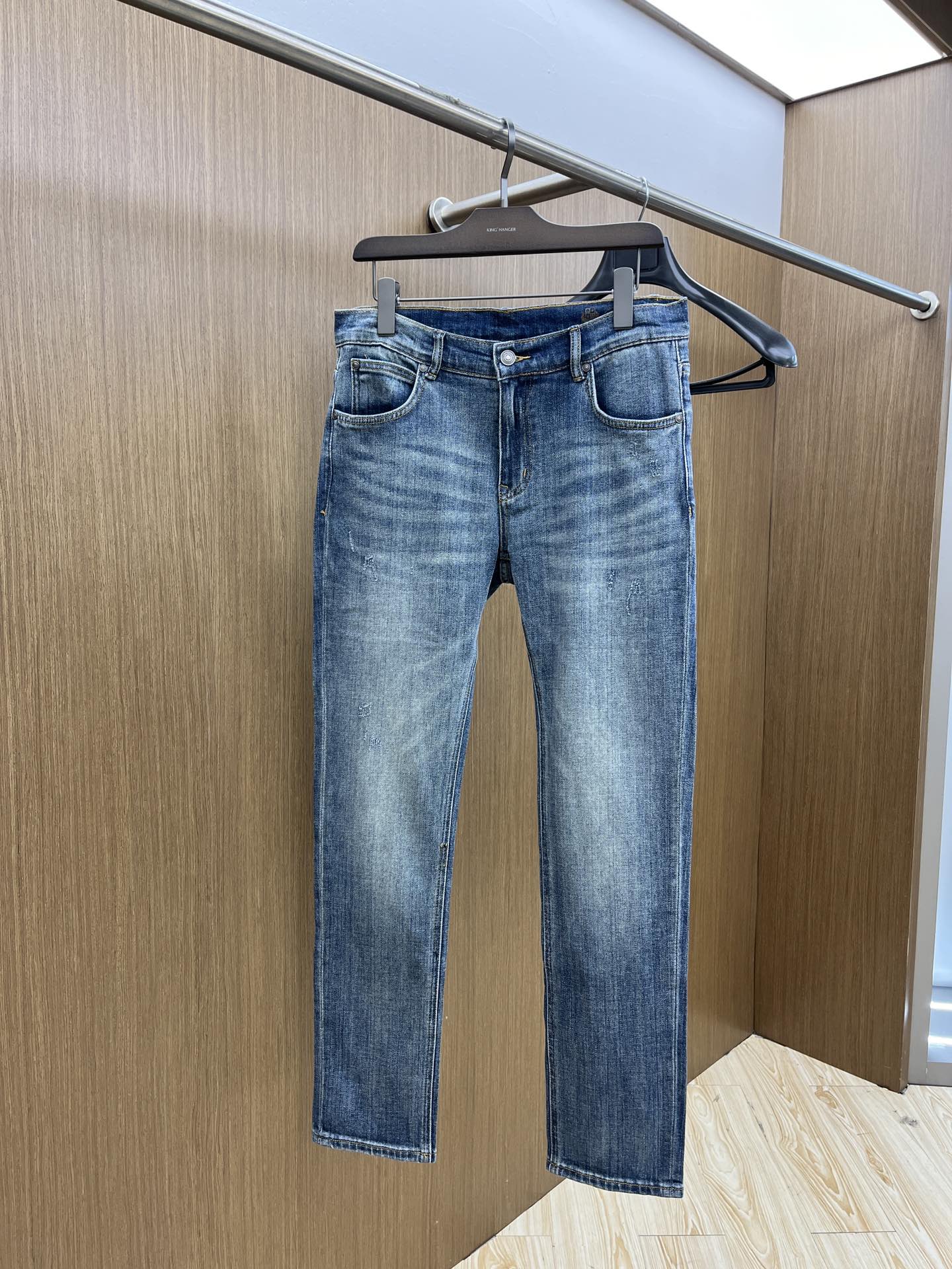  lP。🔥/ss😘春夏爆款新品 秋冬牛仔裤🆕柔软亲肤面料 重工定位洗水 专柜限量款 奢华感订制头层皮铭牌