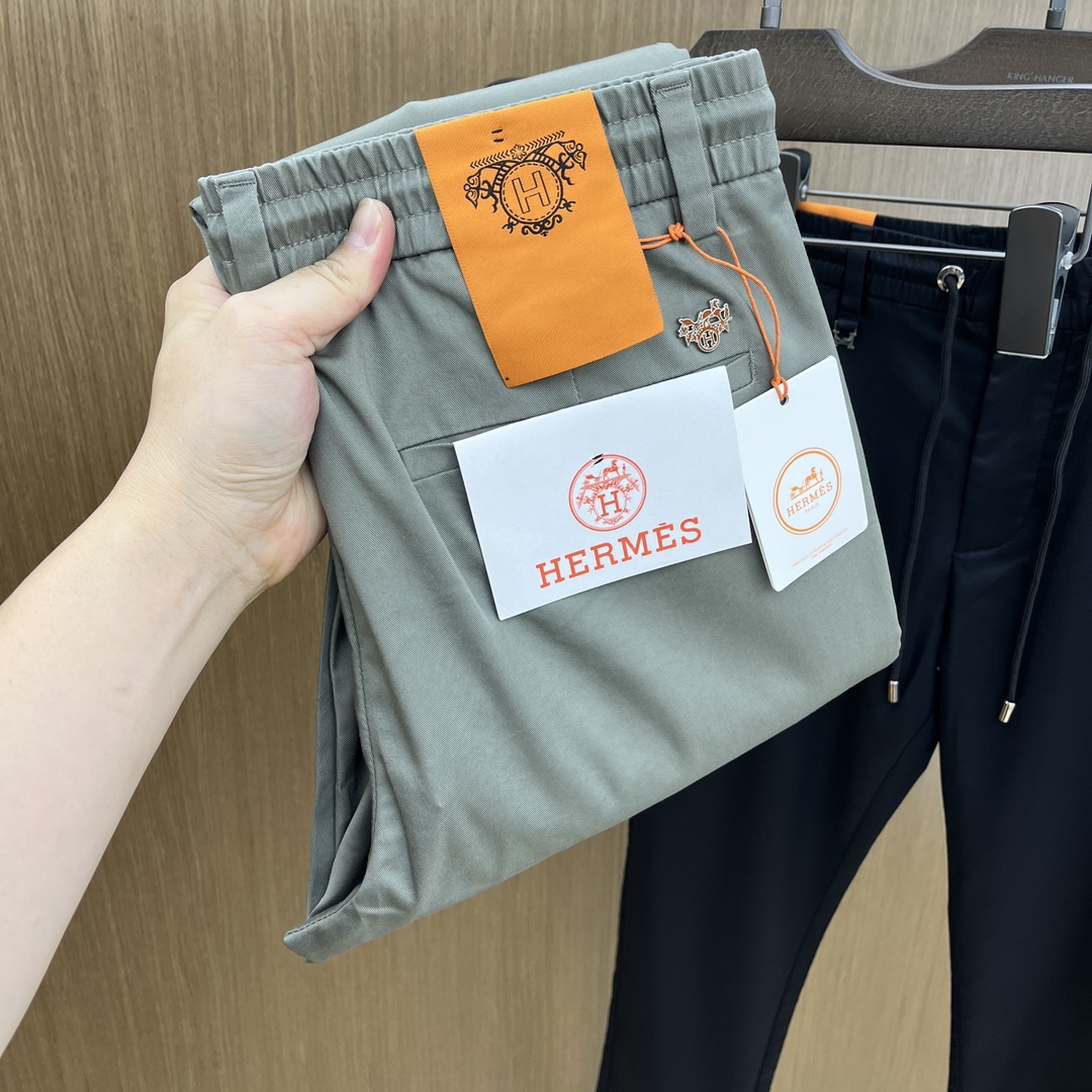 NO:119960,Her 1950ss spring and summer new product, available on the official website simultaneously, men's high-end business casual trousers, high-end imported fabric, with elasticity, silicone letter pressing on the back, five combinations, namely classic and fashionable, combined tailor, unrestrained upper body effect, comfortable and breathable fax number 30-3837,,alexander wang19860909Her 1950ss春夏新品,官网同步有售,男士高端商务休闲西裤,高端进口面料,带弹力,后面采用硅胶字母压胶,五搭配,即经典又时尚,合体裁缝,上身效果无约束感 ,舒适透气fax 码数30-3837,,alexander wang,Men's clothing