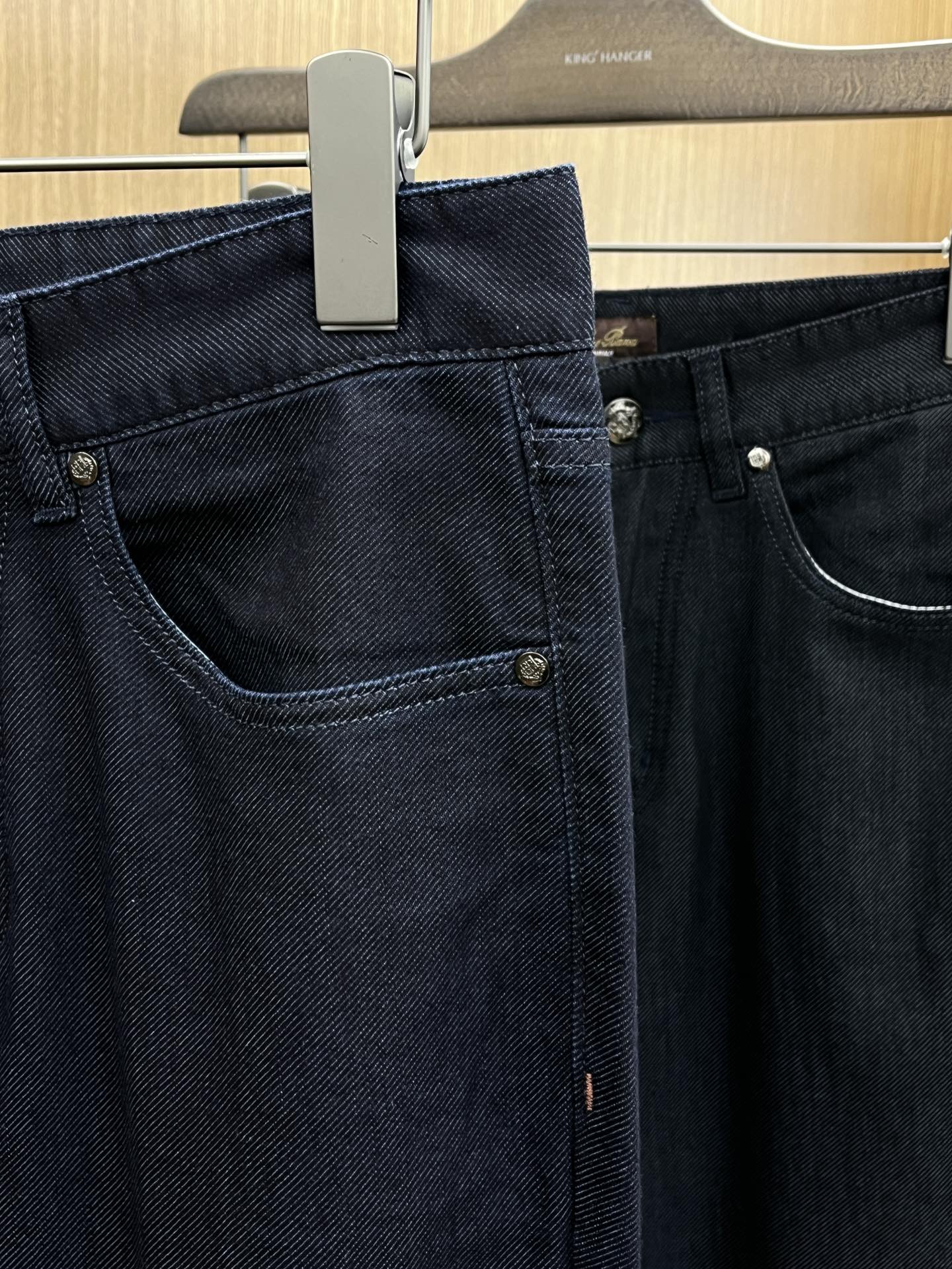  lp。🔥🔥2045ss春夏新品，官网同步有售，男士高端商务休闲西裤，高端进口面料，带弹力，后面采用硅胶