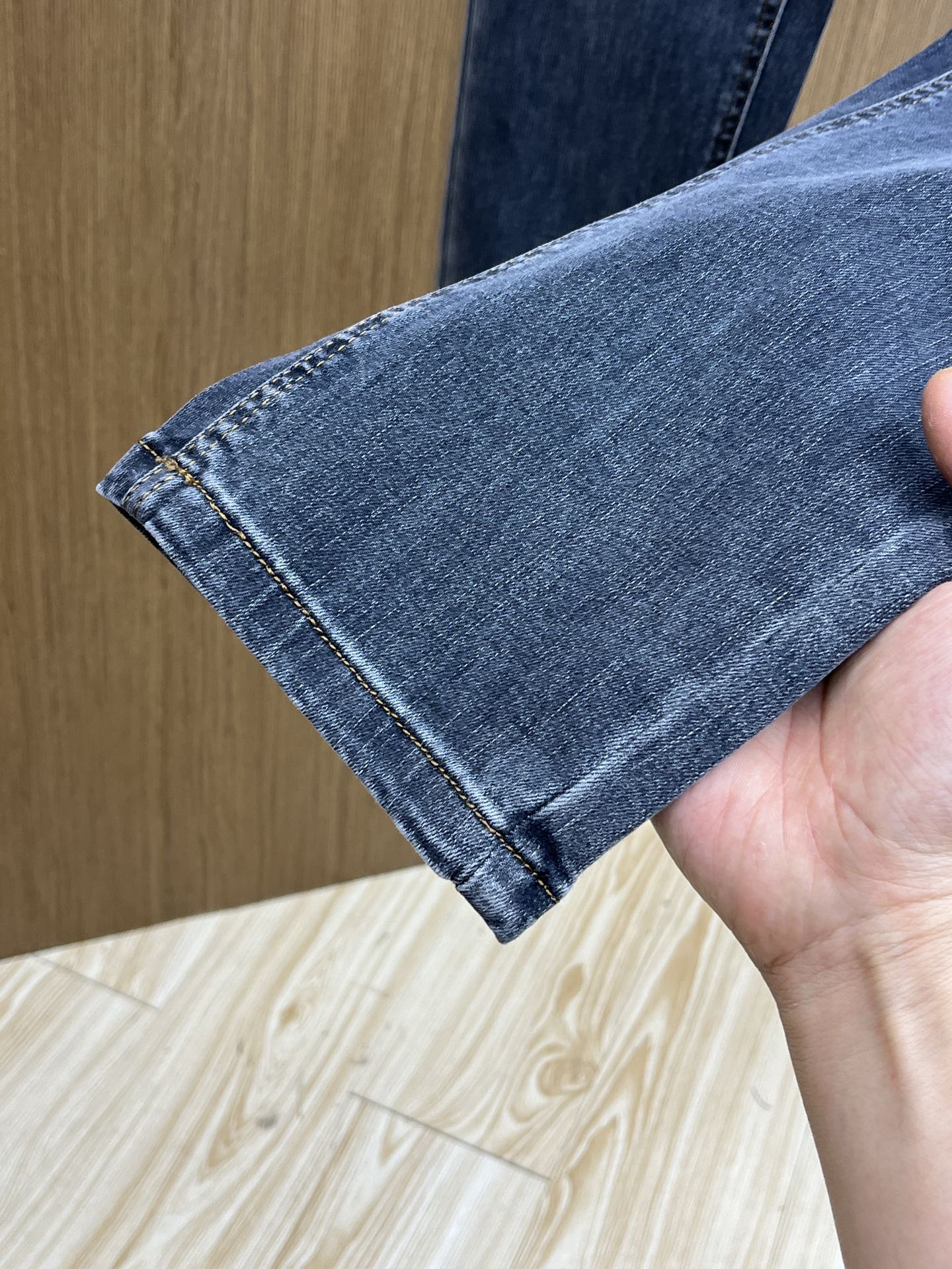  ZZ 🔥🔥高端定制、2025早春薄款最新款牛仔裤 柜台同步发售 小脚版型，进口固色面料 原版定制复刻 