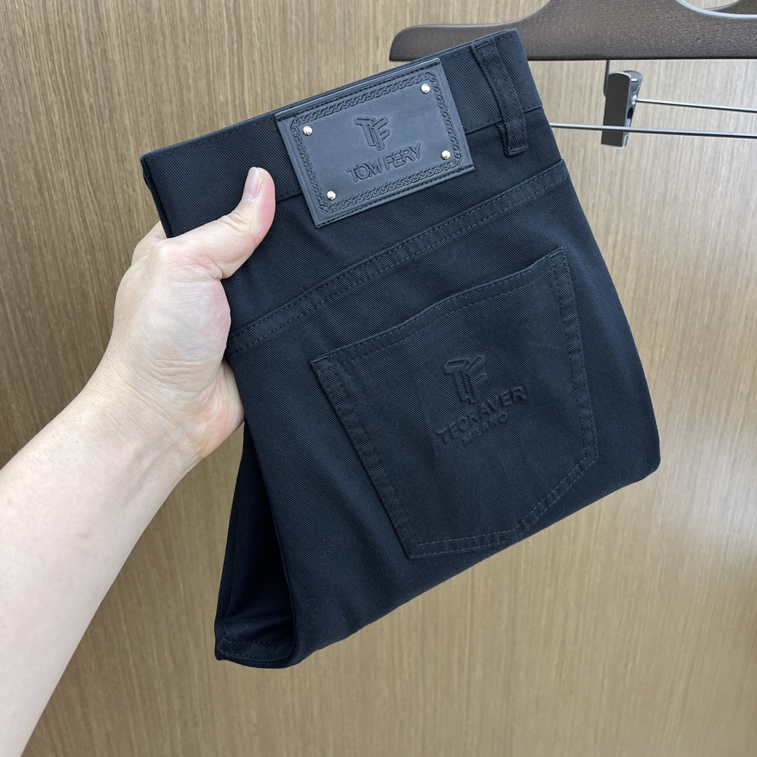 NO:148217,PD high-end customization, 2025 early spring thin jeans, released simultaneously on the counter, small foot style, imported color fixing fabric, original custom reproduction, customer-supplied hardware and auxiliary materials, original quality, heavy industry washing, fine workmanship and excellent upper body!  Preferred single product fh12 original single product, number 29-38, 35 without 37, jeans, alexander wang19860909PD 高端定制、2025早春薄款最新款牛仔裤 柜台同步发售 小脚版型,进口固色面料 原版定制复刻 客供五金辅料 原单品质 重工洗水 做工走线精细 上身绝佳！优选单品 fh12原单出品 码数29-38有35无37,,jeans,alexander wang,Men's clothing