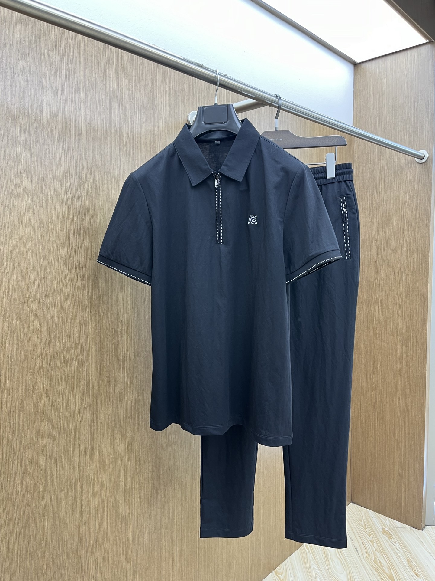 NO:130175,New / Set AJ Spring and Summer New Set Men's Lapel Polo Shirt Short Sleeves Release at the counter Simplified, fashionable and versatile High-end Quality Chest Brand Logo High-temperature Printing Design Customized imported ice silk fabric Comfortable and cool to wear Breathable JNB High grade and very textured Fashion and casual Color picture color Number M-4XL, T-shirt, alexander wang19860909新款 /套 AJ 春夏新款套装 男士翻领Polo衫短袖 柜台同步发售 简洁时尚百搭 高端品质 胸前品牌logo高温印压设计 定制进口冰丝面料 穿着舒适冰凉 透气 jnb档次高很有质感 时尚又休闲 颜色图片色 码数M-4XL,,T-shirt,alexander wang,Men's clothing