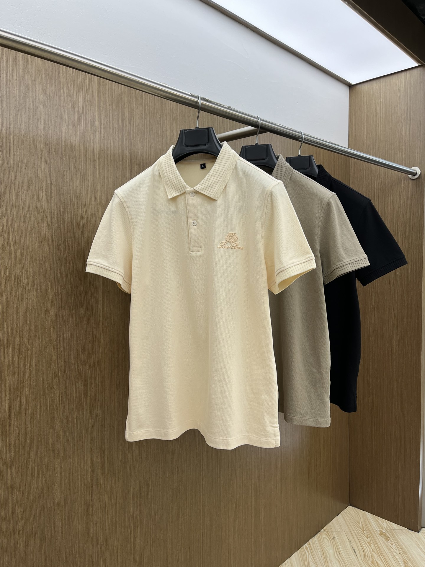 NO:141214,New LP early spring exclusively for new original single men's casual Polo short sleeves, high-end customization, high-end version, fashionable and versatile, original imported cotton fabric, chest logo pattern, design, super soft and delicate, skin-friendly and comfortable to wear, high-end boutique, OEM factory made the top body very good, men's essential items jnb Number 48-58/M-4XL,,loro piano,T-shirt,alexander wang19860909新款LP早春独家专供新款原单男士休闲Polo短袖 高端定制 高版本 时尚百搭爆款 原版进口纯棉面料 胸前logo图案 设计 手感超柔软细腻 穿着亲肤舒适 高端精品 代工厂精细做上身非常赞 男士必备单品jnb 码数48-58/M-4XL,,loro piana,T-shirt,alexander wang,Men's clothing