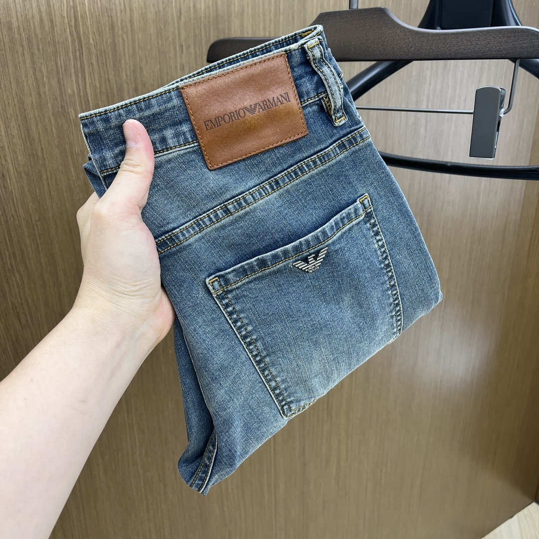 NO:130191,New AJ high-end customization, 25ss spring and summer latest original jeans are released simultaneously on the counter. Original custom reproduction. Customer-supplied hardware and accessories. Original quality. Imported denim fabric heavy-working washing. Fine workmanship and excellent upper body!  Preferred single product FC SIZE:29-36 The next day, jeans,alexander wang19860909新款AJ 高端定制、25ss春夏最新款原牛仔裤 柜台同步发售 原版定制复刻 客供五金辅料 原单品质 进口牛仔面料重工洗水 做工走线精细 上身绝佳！优选单品FC SIZE:29-36 隔天,,jeans,alexander wang,Men's clothing