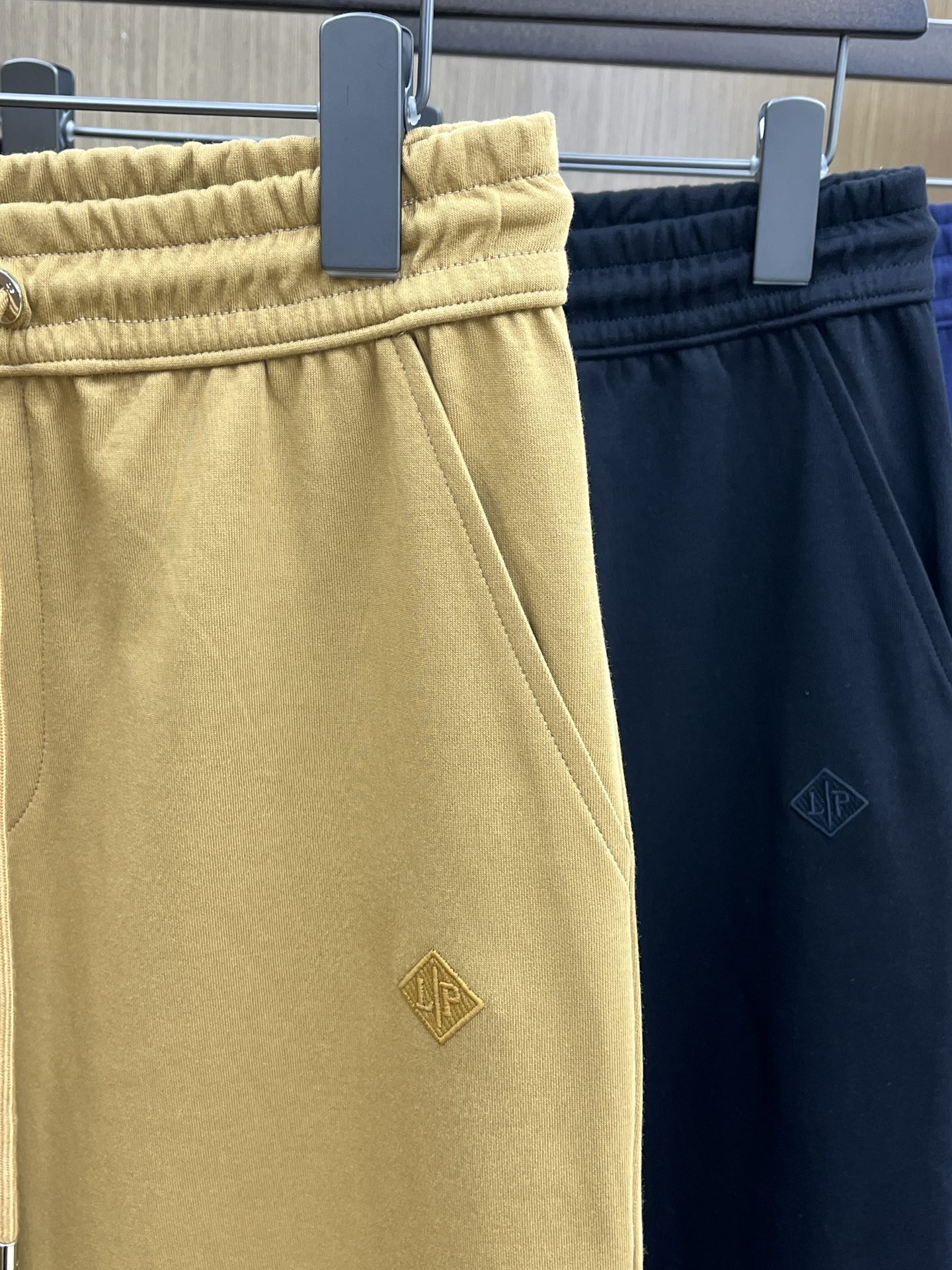 Men's Cotton Blend Logo Print Drawstring Sweatpants | Fashionable and Comfortable 6 i1740429704 8000 4