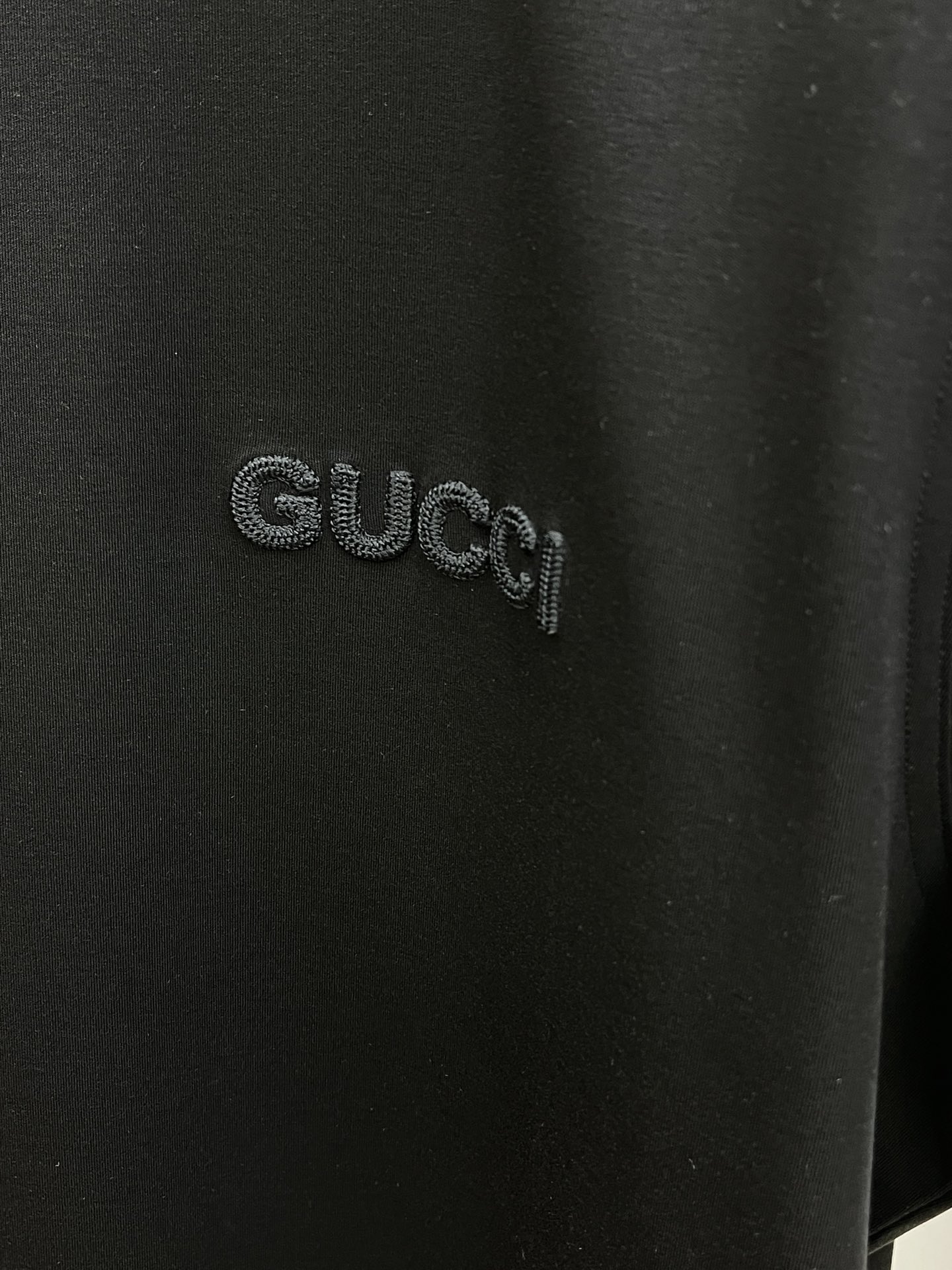 新款  Guc 🔥🔥高端定制 2025春夏新款首发专柜最新款短袖圆领T恤 高端订制 设计前卫时尚！品牌l