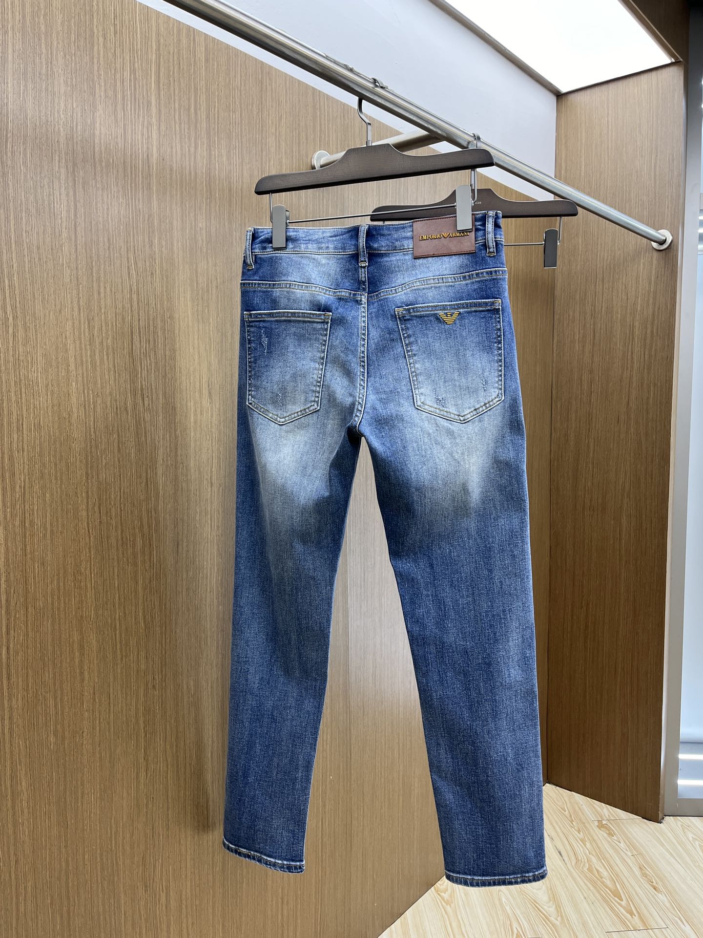  AJ 高端定制 25ss春夏新款 男士小直筒原单 牛仔裤 秋冬新款超柔软，弹力面料，复杂的手工艺叠加，
