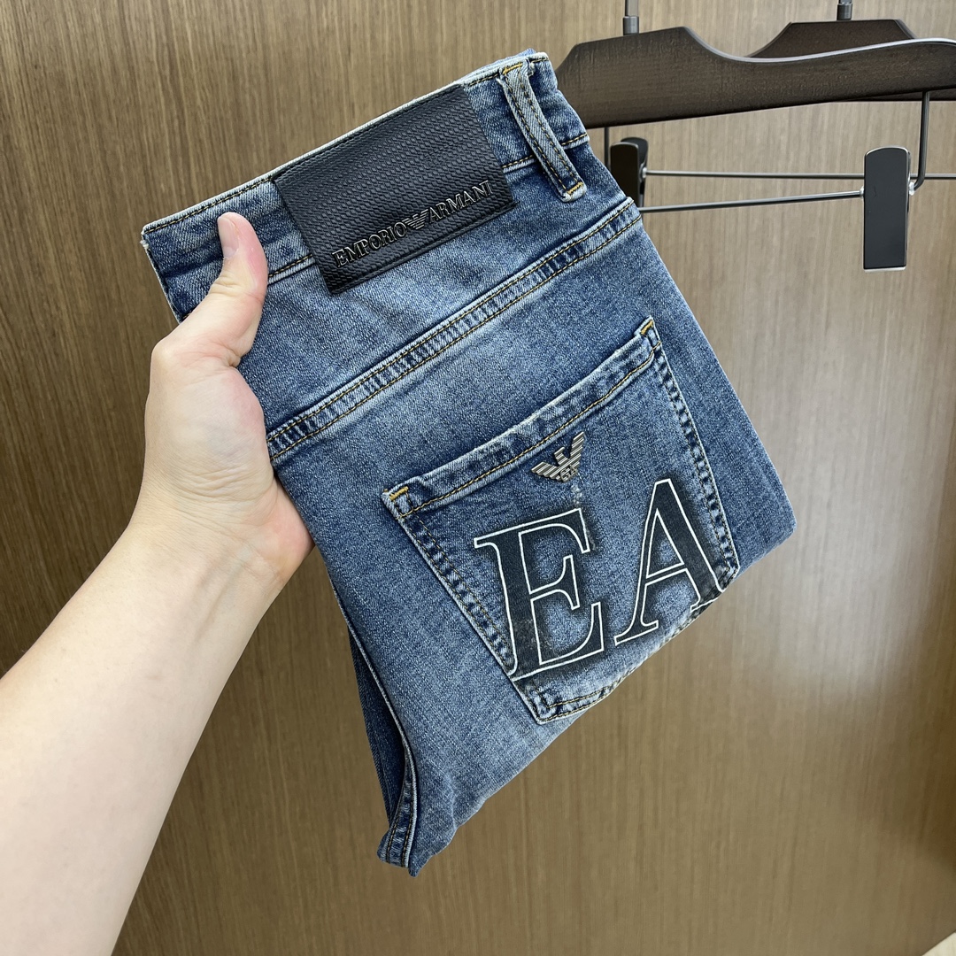 NO:160751,New AJ high-end customization, 25ss spring and summer latest original jeans are released simultaneously on the counter. Original customization replica. Customer-supplied hardware and accessories. Original quality. Imported denim fabric heavy-working washing. Fine workmanship and excellent upper body!  Preferred single product FC SIZE:29-36 The next day, jeans,alexander wang19860909新款 AJ 高端定制、25ss春夏最新款原牛仔裤 柜台同步发售 原版定制复刻 客供五金辅料 原单品质 进口牛仔面料重工洗水 做工走线精细 上身绝佳！优选单品FC SIZE:29-36 隔天,,jeans,alexander wang,Men's clothing