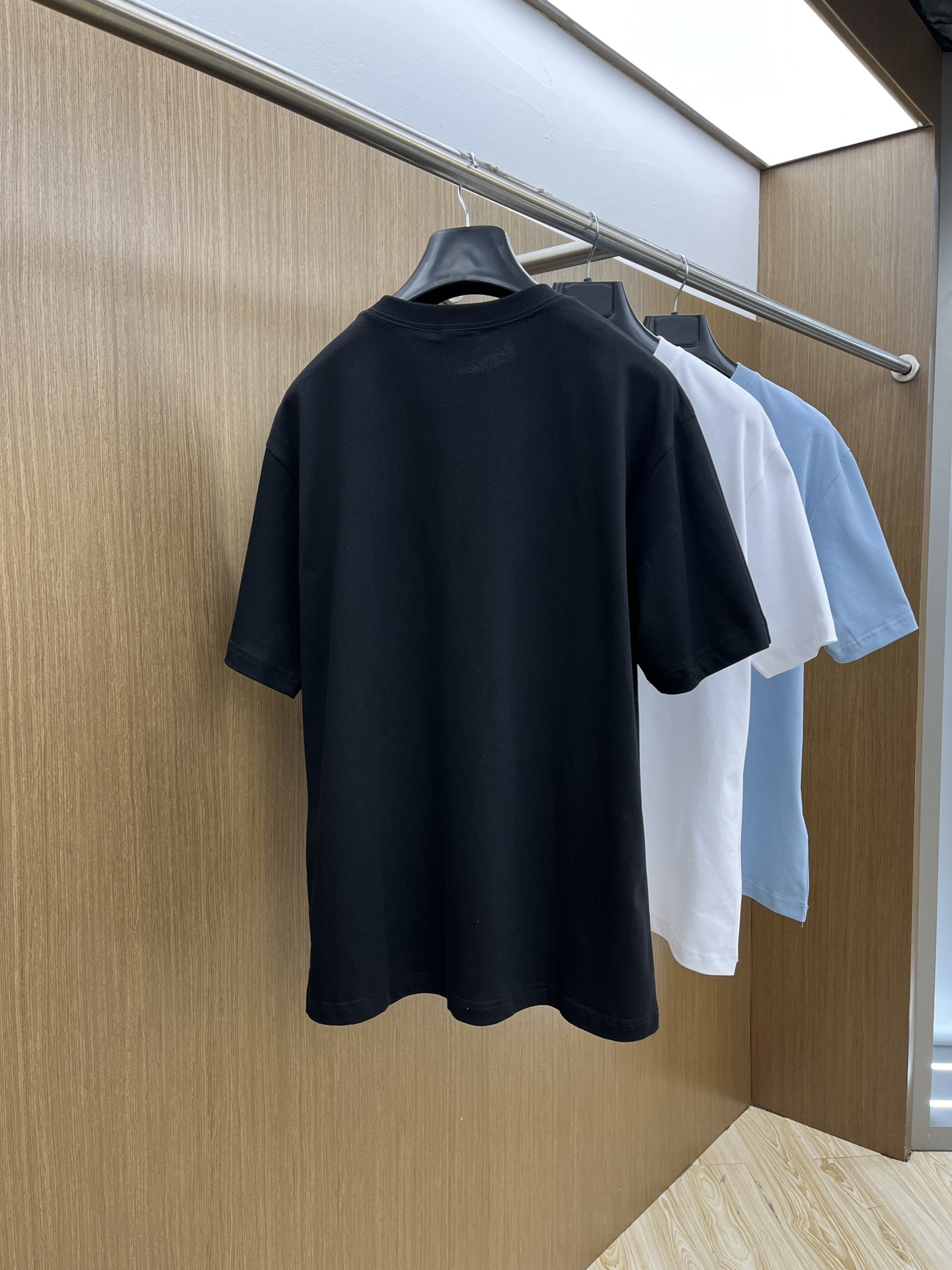 Dior Charm Embroidered Logo Cotton T-Shirt - Limited Edition 10 i1740682423 6085 1