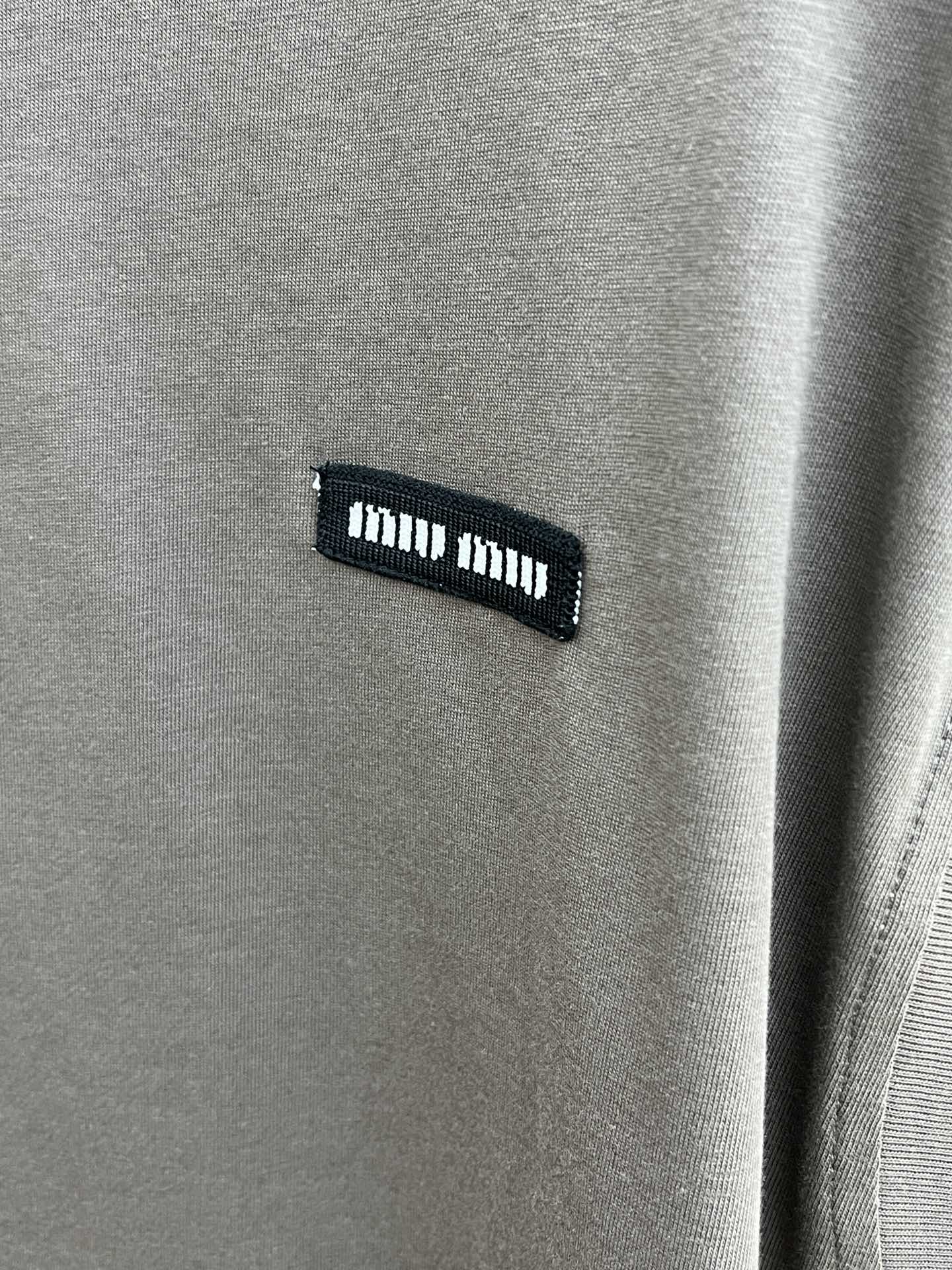 Miu Miu Three-Piece Layered Look T-Shirt Set - Versatile & Trendy 6 i1740682539 1380 4