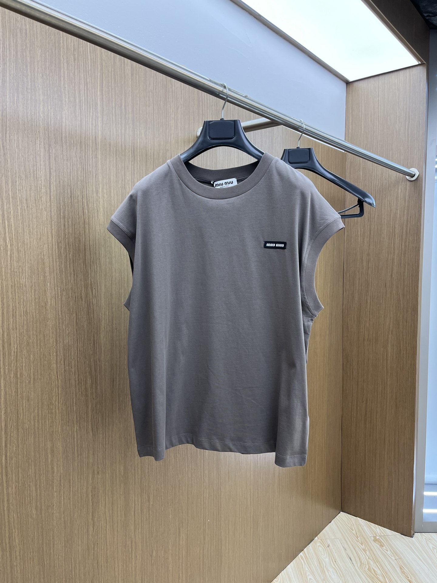Miu Miu Three-Piece Layered Look T-Shirt Set - Versatile & Trendy 2 i1740682539 739 6