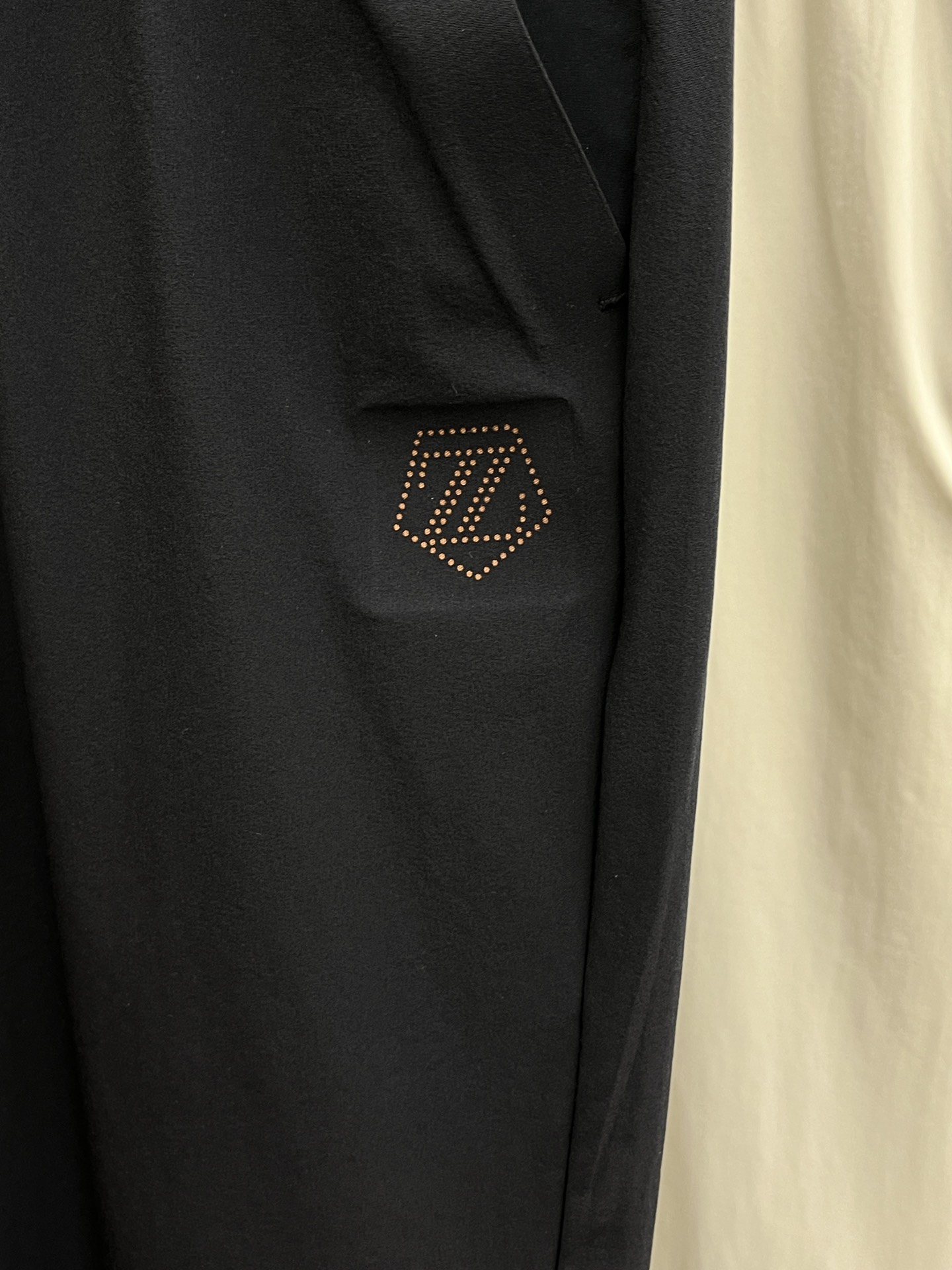 Premium Slim-Fit Casual Pants: Imported Fabric, Custom Hardware, and Detailed Stitching 7 i1740769218 5924 0