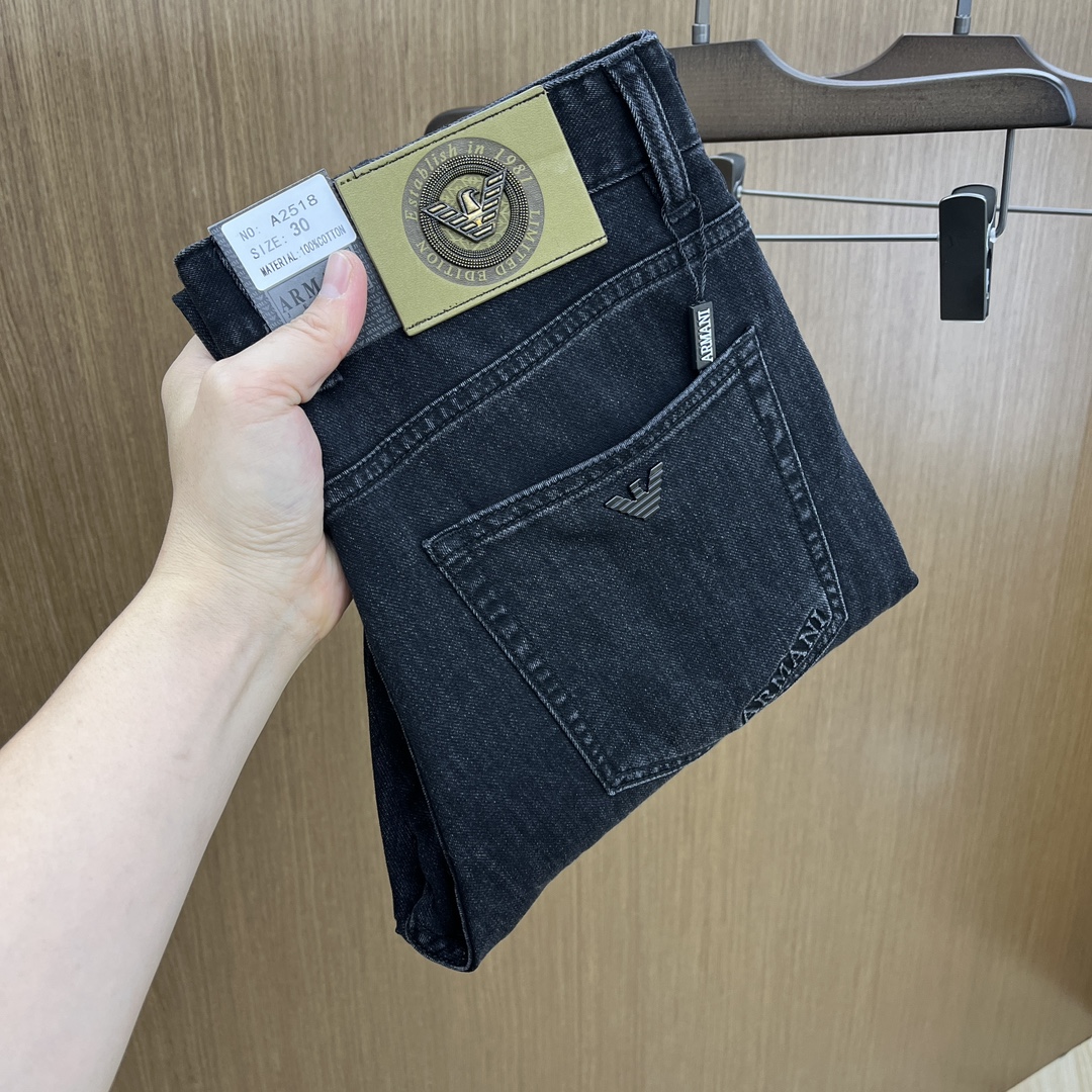 NO:124908,New AJ high-end customization, 25SS spring and summer latest jeans are available at the counter simultaneously, imported color fixing fabrics, original custom reproduction, customer-supplied hardware and auxiliary materials, original quality, heavy industry washing, fine workmanship and excellent upper body!  Preferred single product produced by fax, number 29-38 without 35.37, jeans, alexander wang19860909新款 AJ 高端定制、25SS春夏最新款牛仔裤 柜台同步发售 进口固色面料 原版定制复刻 客供五金辅料 原单品质 重工洗水 做工走线精细 上身绝佳！优选单品 fax出品 码数29-38无35.37,,jeans,alexander wang,Men's clothing