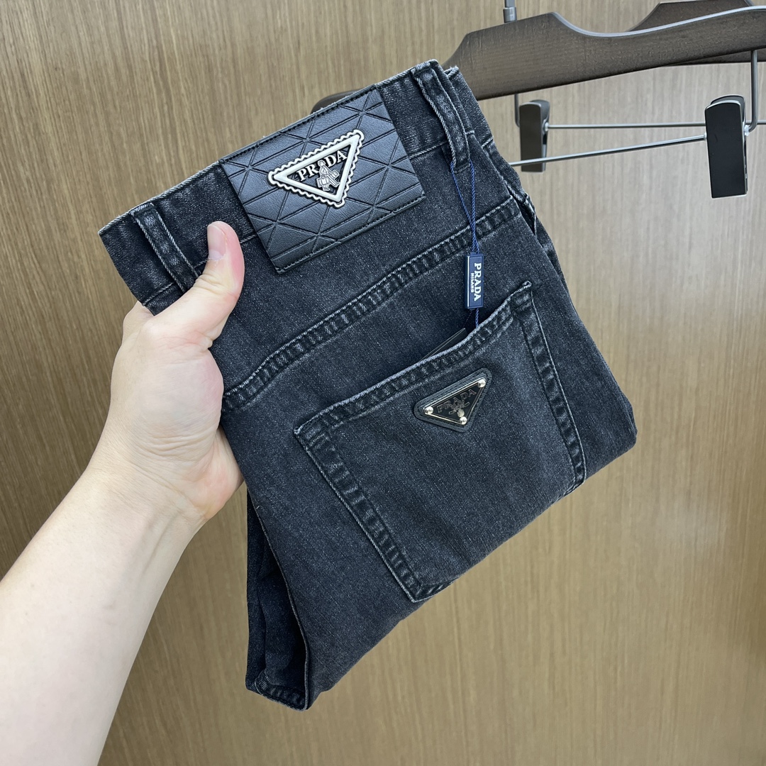 NO:124912,New PD high-end customization, 25SS spring and summer latest jeans are available at the counter simultaneously, imported color fixing fabrics, original custom reproduction, customer-supplied hardware and auxiliary materials, original quality, heavy industry washing, fine workmanship and excellent upper body!  Preferred single product produced by fax, number 29-38 without 35.37, jeans, alexander wang19860909新款 PD高端定制、25SS春夏最新款牛仔裤 柜台同步发售 进口固色面料 原版定制复刻 客供五金辅料 原单品质 重工洗水 做工走线精细 上身绝佳！优选单品 fax出品 码数29-38无35.37,,jeans,alexander wang,Men's clothing