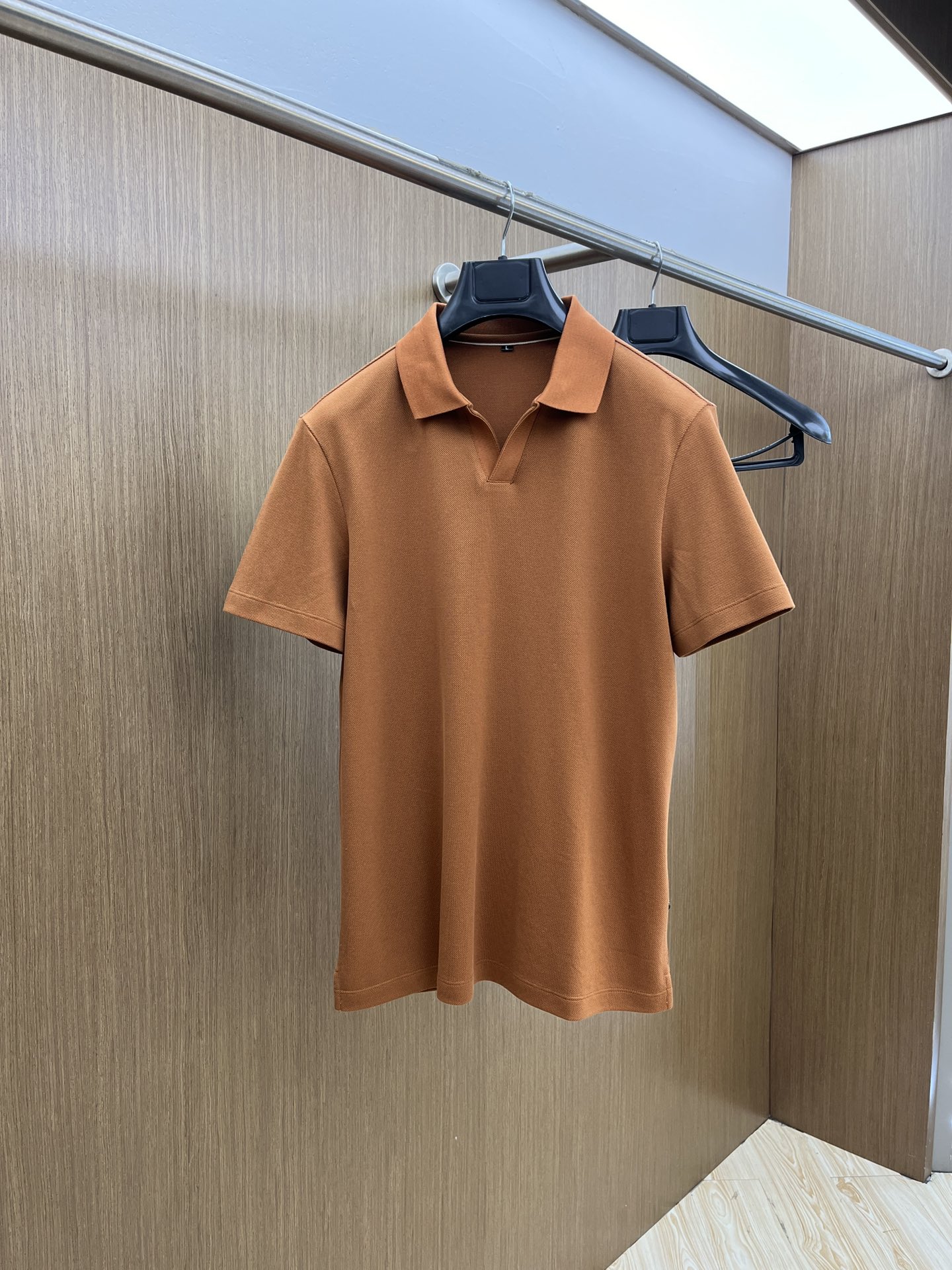 NO:130168,LP is exclusively available for the new original single men's casual Polo short sleeves, high-end customization, high-end version, fashionable and versatile, original imported cotton fabric, chest logo pattern, design, super soft and delicate, skin-friendly and comfortable to wear, high-end boutique, OEM factory made the top body very good, men's essential items jnb, number of 48-58/M-4XL,,loro piano,T-shirt,alexander wang19860909LP 早春独家专供新款原单男士休闲Polo短袖 高端定制 高版本 时尚百搭爆款 原版进口纯棉面料 胸前logo图案 设计 手感超柔软细腻 穿着亲肤舒适 高端精品 代工厂精细做上身非常赞 男士必备单品jnb 码数48-58/M-4XL,,loro piana,T-shirt,alexander wang,Men's clothing